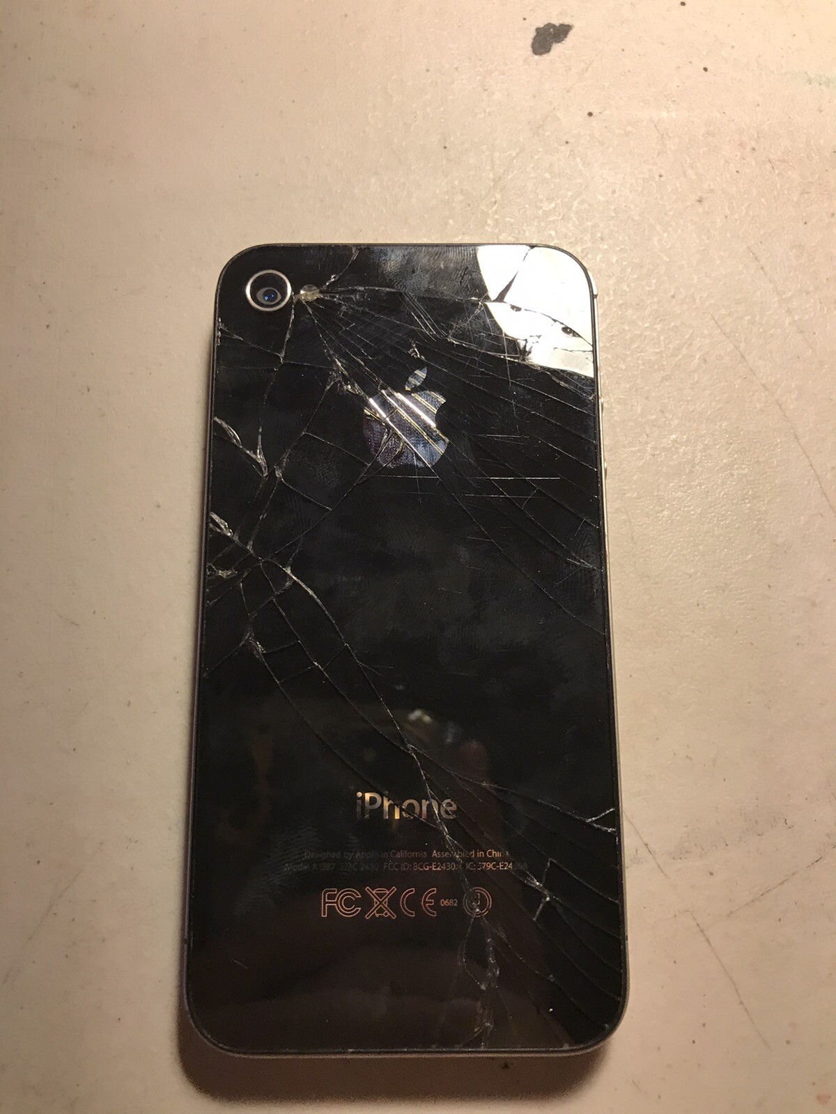 Apple iPhone 4s – 8GB – Black (Unlocked) A1387 (CDMA + GSM)