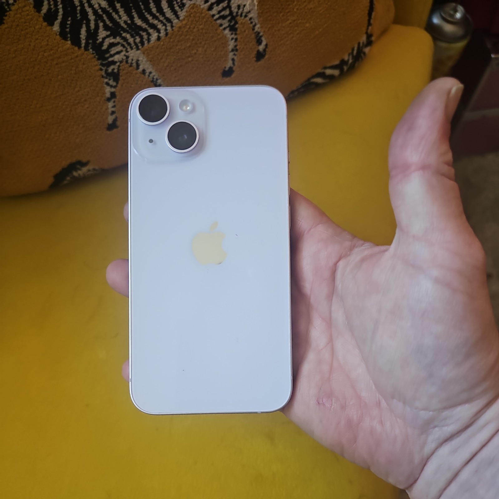 Apple iPhone 14 128GB Factory Unlocked AT&T T-Mobile Verizon Very Good Condition