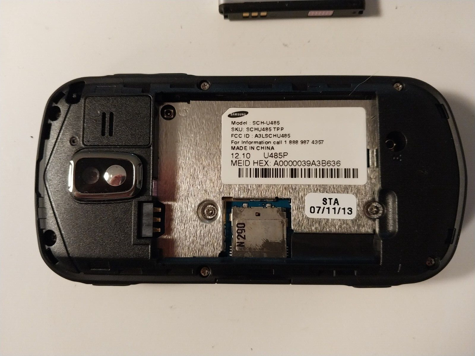 Samsung Intensity III – 128 MB – Mirror Black (Verizon) FOR PARTS DOESN’t CHARGE