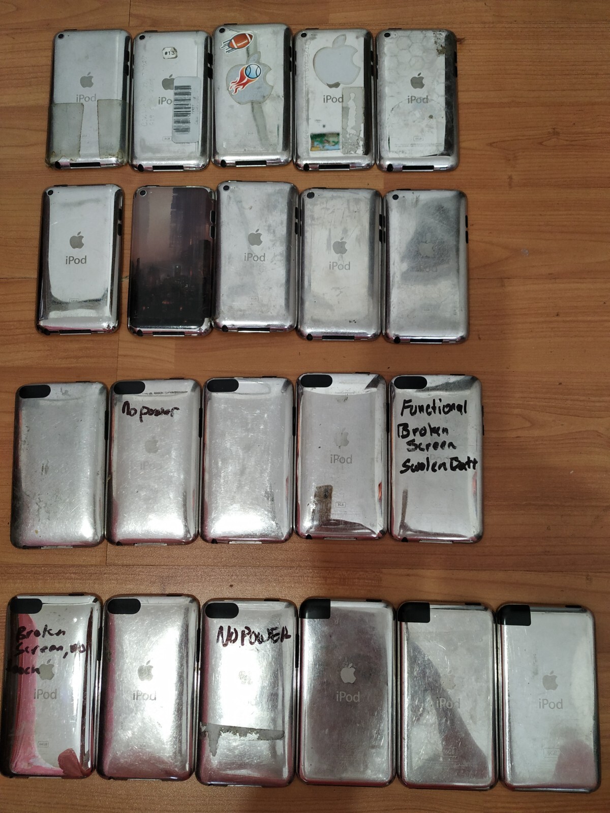 Lot of 21 Apple iPod Touch 2nd, 3rd, 4th 64GB(1) 32GB(3)16GB(3)/8GB(14)for parts