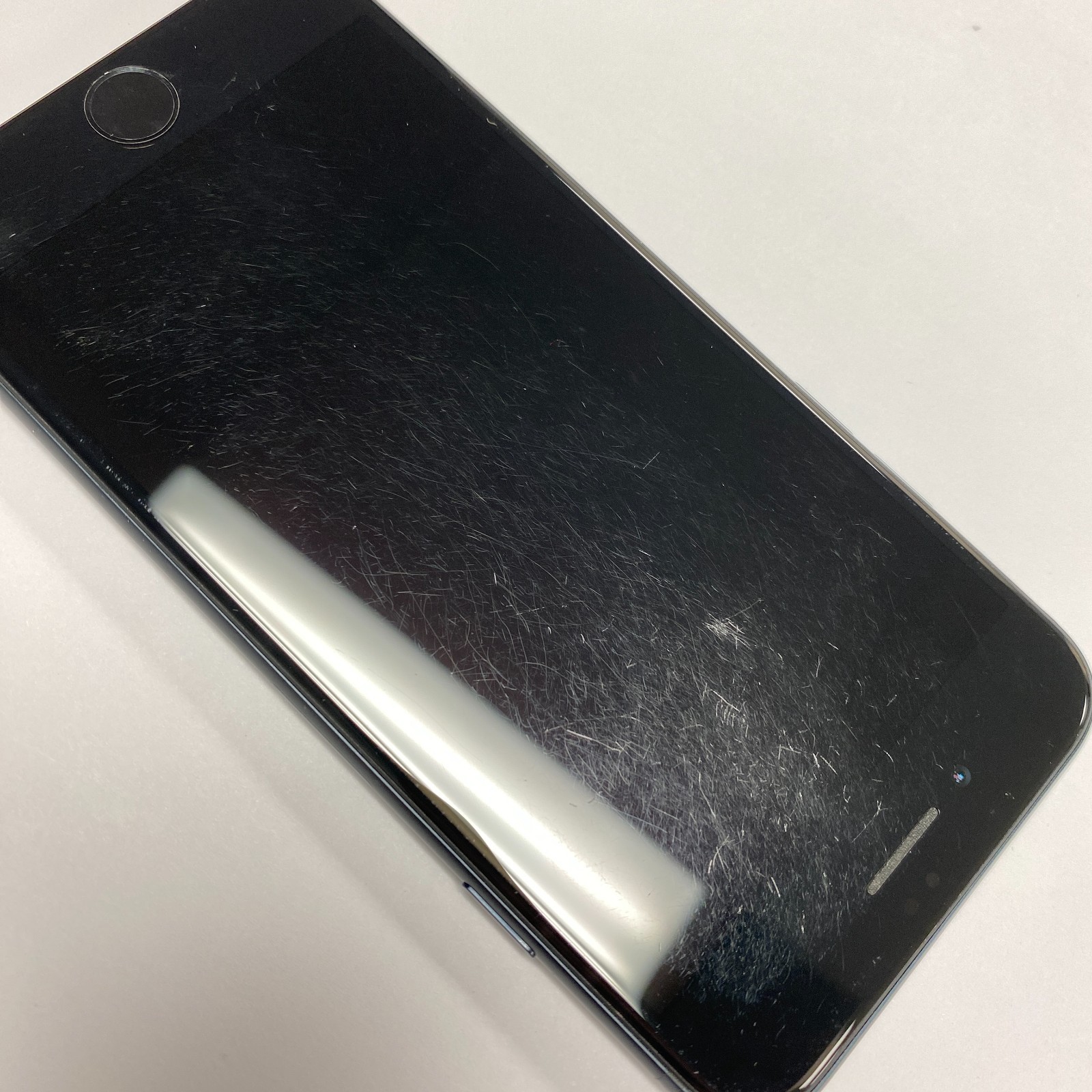 Apple iPhone SE 3rd Gen. 128GB – Midnight (Unlocked) A2595 – Fair Condition