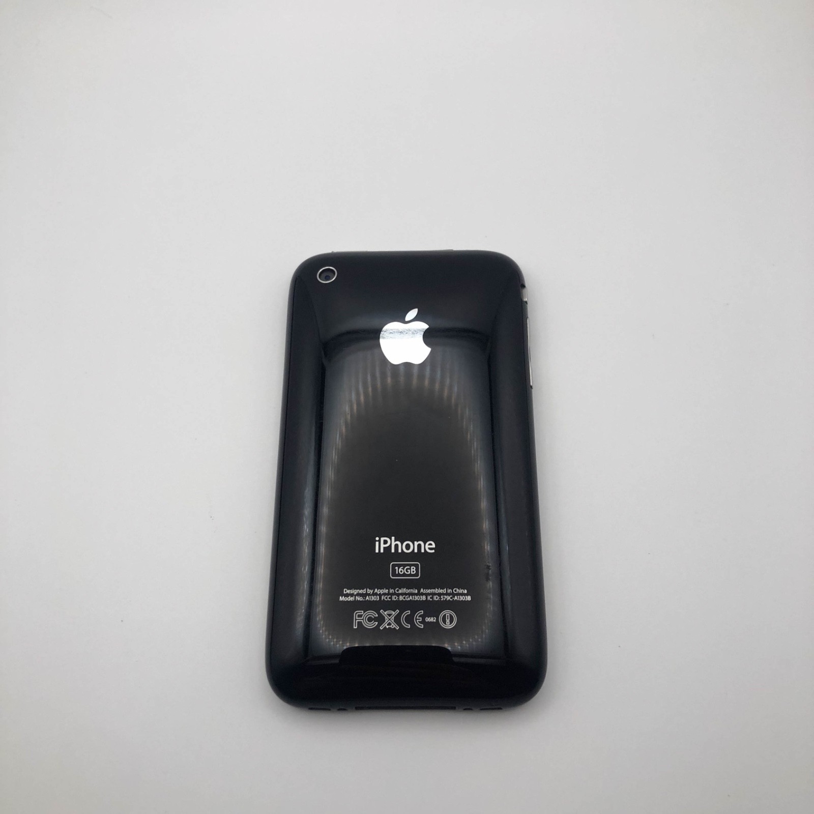 Jailbroken Apple iPhone 3GS – 16GB – Loaded With Games, Minecraft