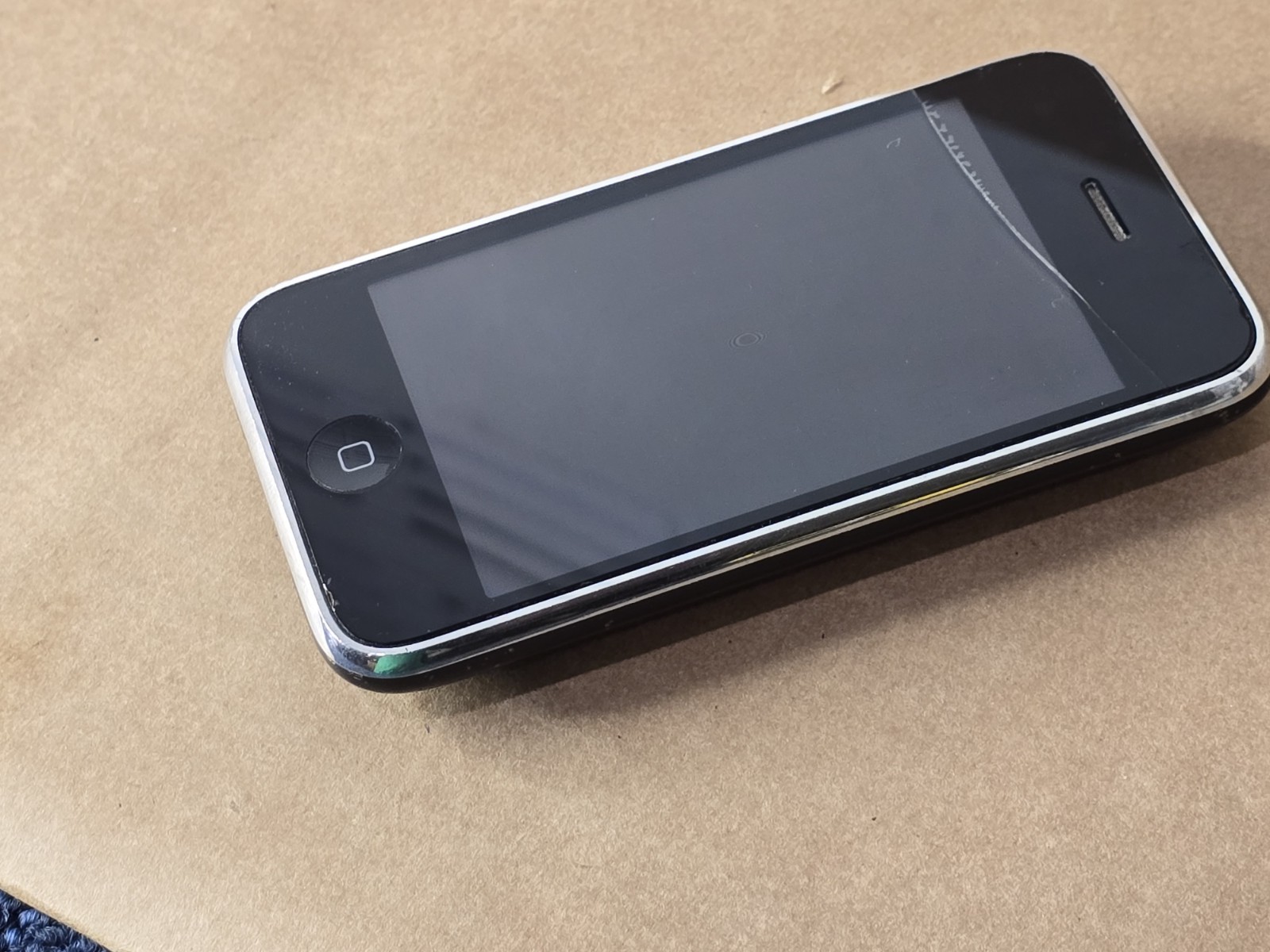 Apple iPhone 3GS 16GB BLACK A1303 Genuine Collectible | Screen Cracked AS IS