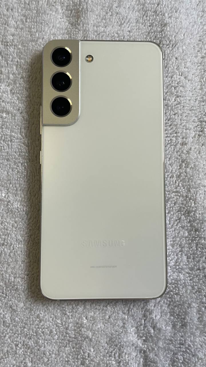 Samsung Galaxy S22 128 GB (Phantom White) Verizon Unlocked w/ Box