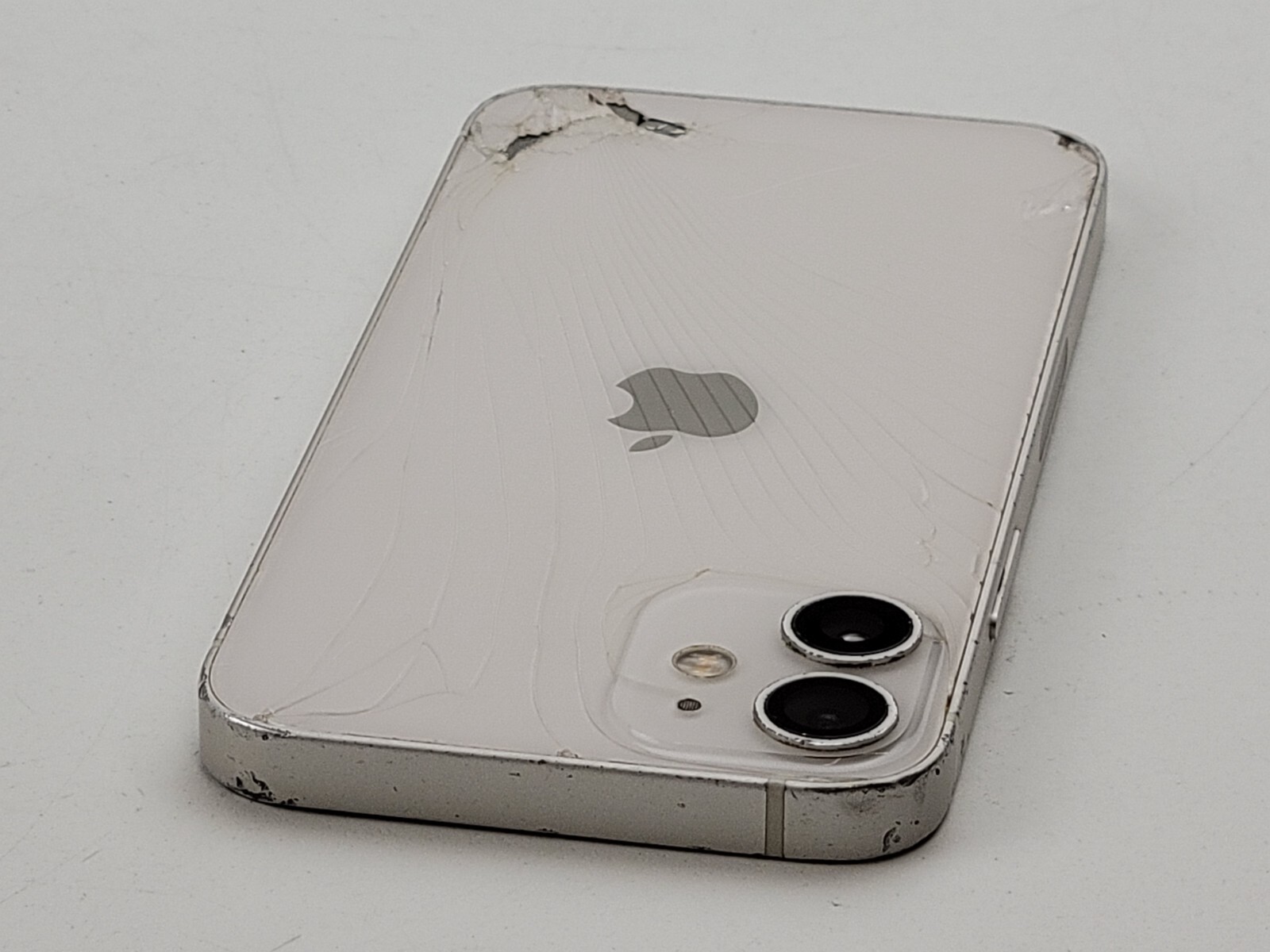 Apple iPhone 12 mini (A2176) 256GB – White (Unlocked) – *DAMAGED* – J8262