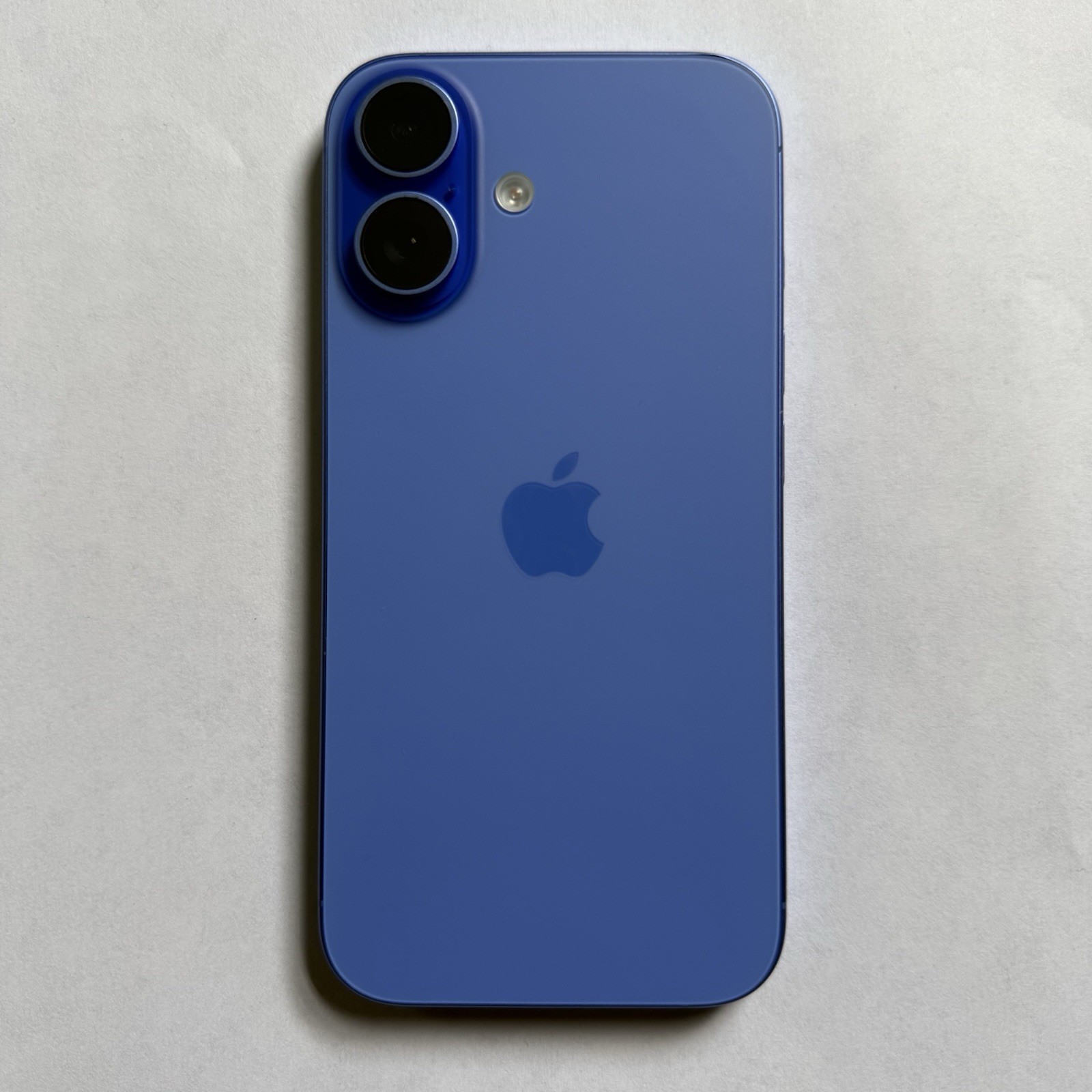 Apple iPhone 16 – 128 GB – Ultramarine (AT&T ONLY)