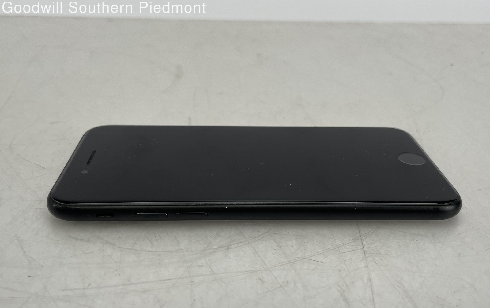 Apple iPhone SE (2nd Gen) MHG43LL/A 64GB Black Unlocked Smartphone – Tested