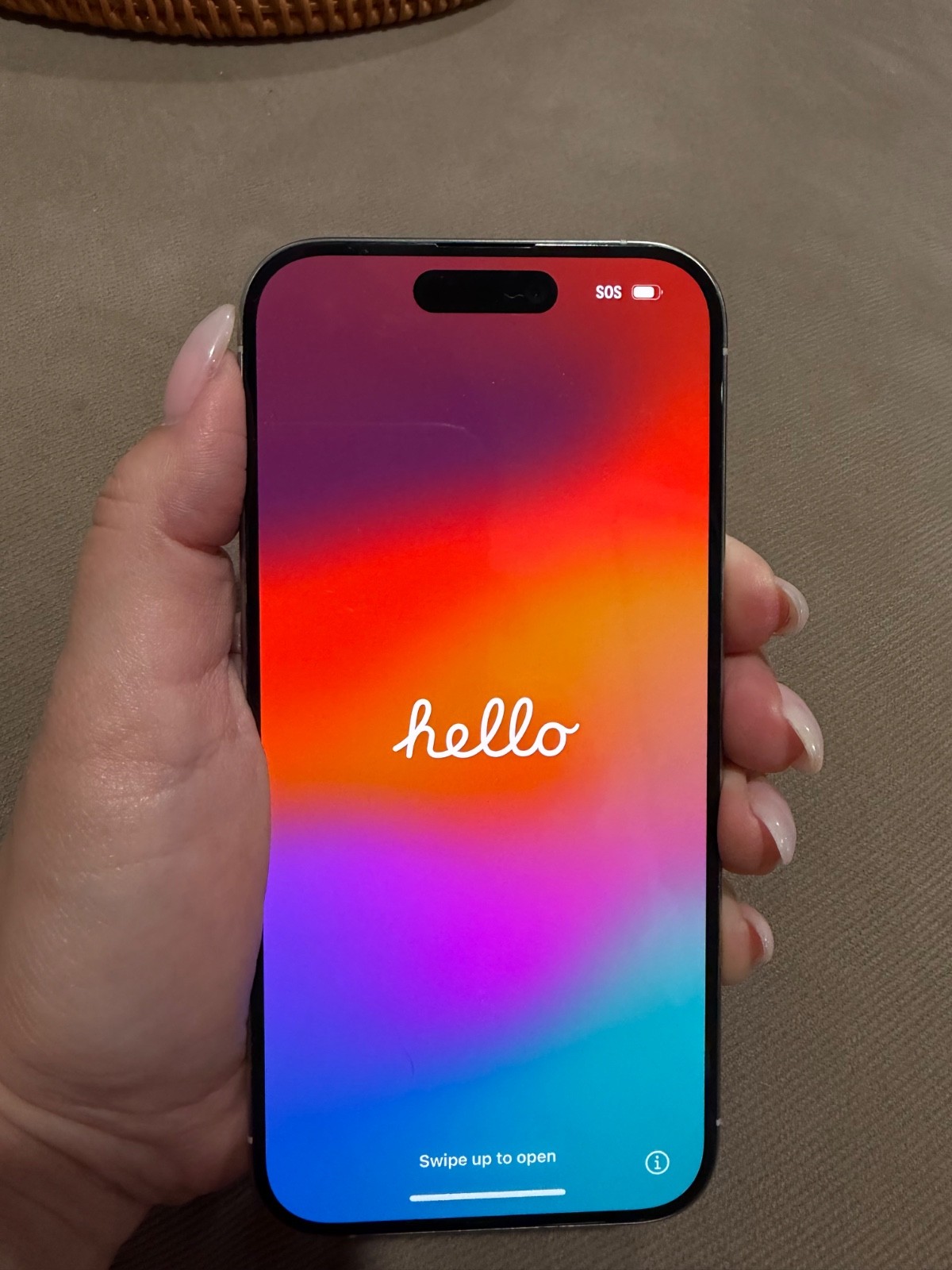 Apple iPhone 15 Pro – 128 GB – Natural Titanium (Unlocked)