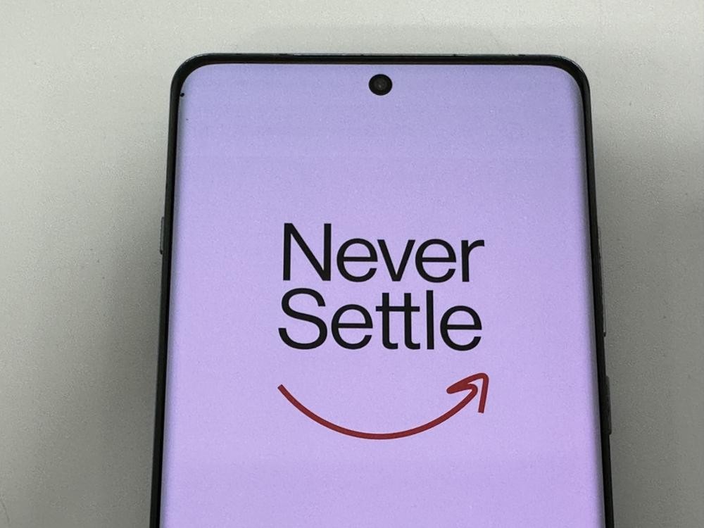 OnePlus 12 512GB (Unlocked) CPH2583 Flowy Emerald – Fair