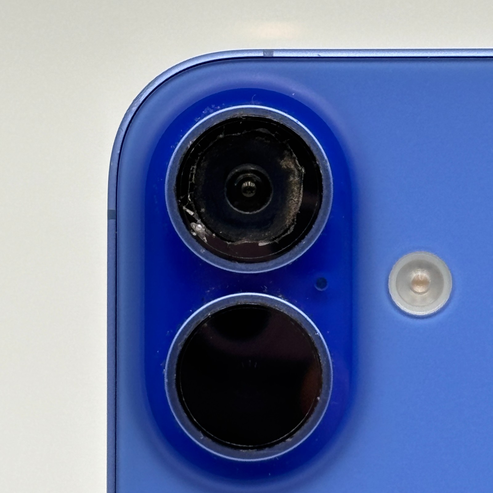 Apple iPhone 16 128GB Ultramarine AT&T Only Cracked Back For Parts Read