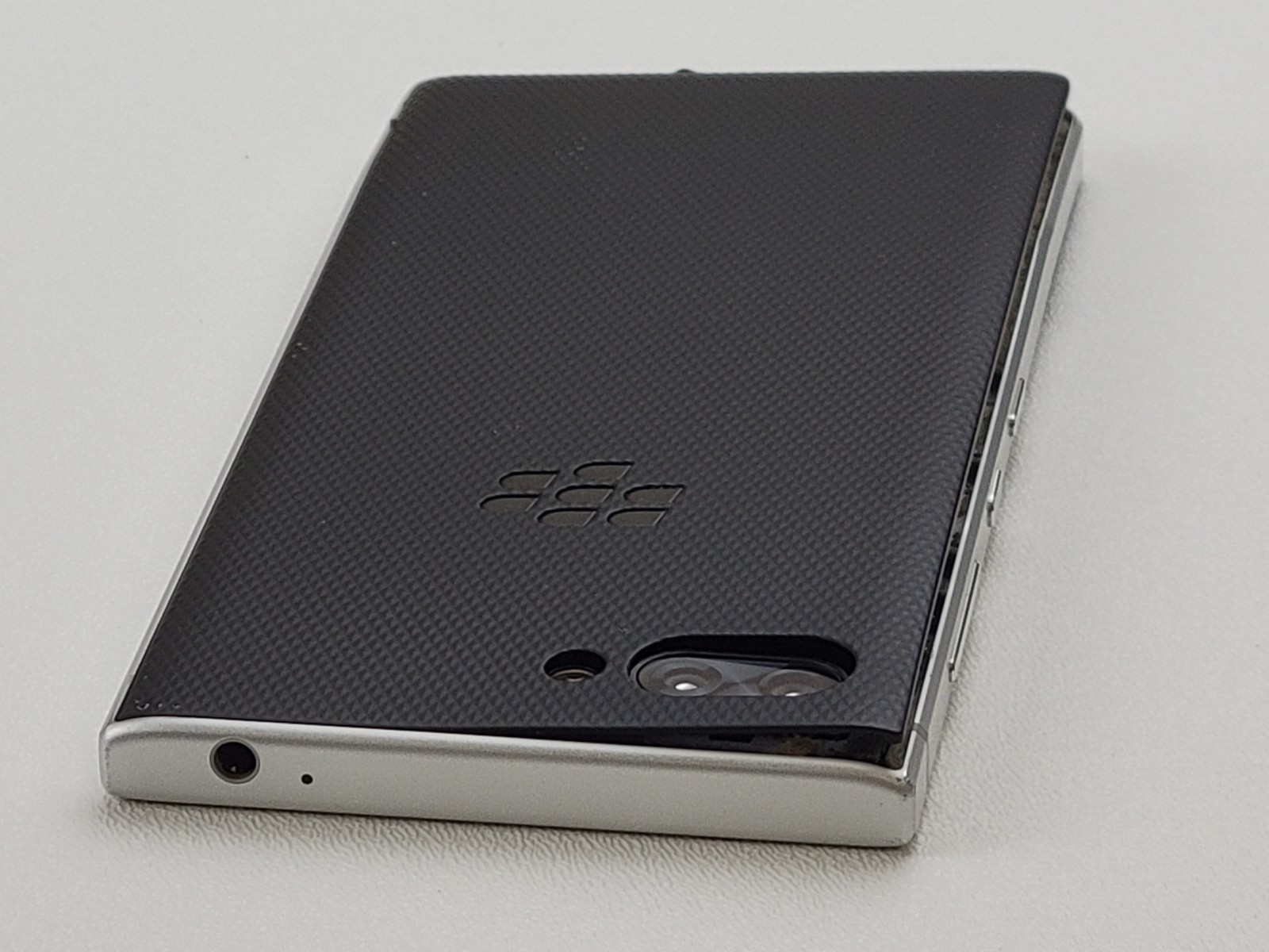 BlackBerry Key2 (BBF100-2) 64GB – Silver (GSM Unlocked) – POOR CONDITION – H7073