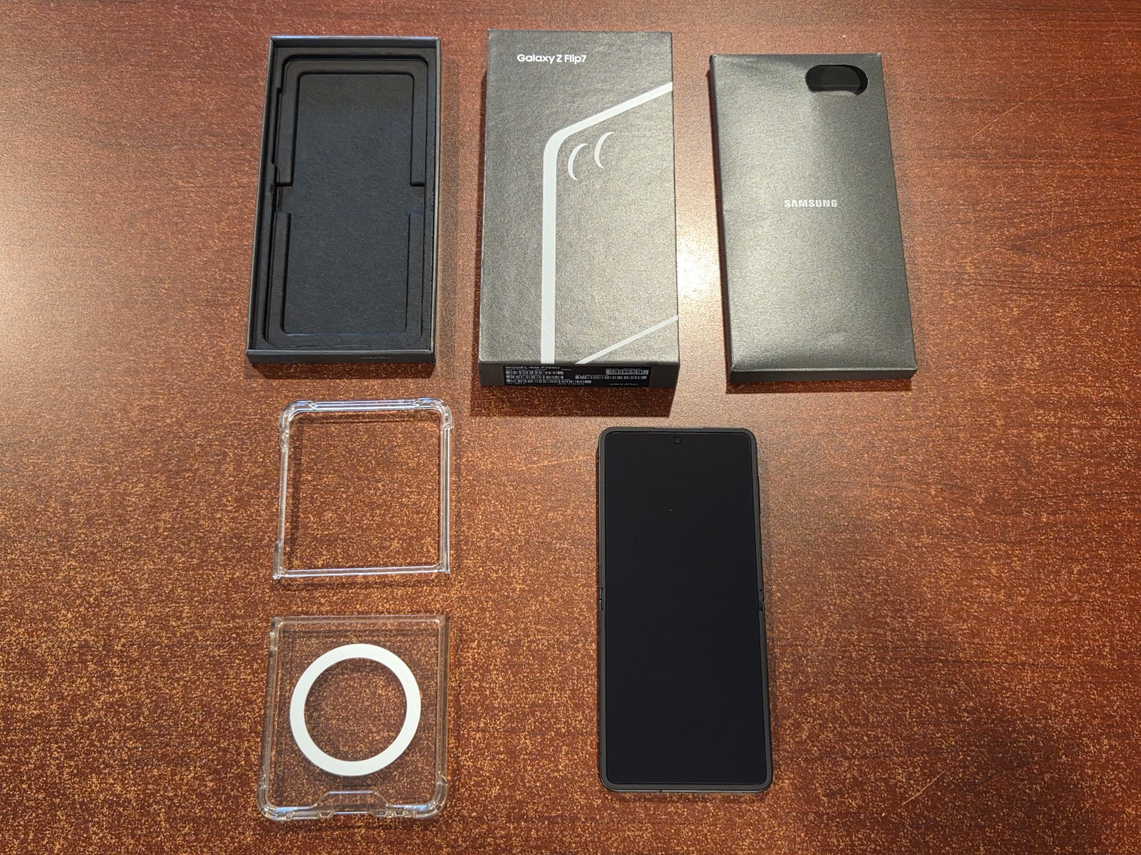 Samsung Galaxy Z Flip 7 SM-F766U – 256GB – Jetblack (Verizon) Smartphone