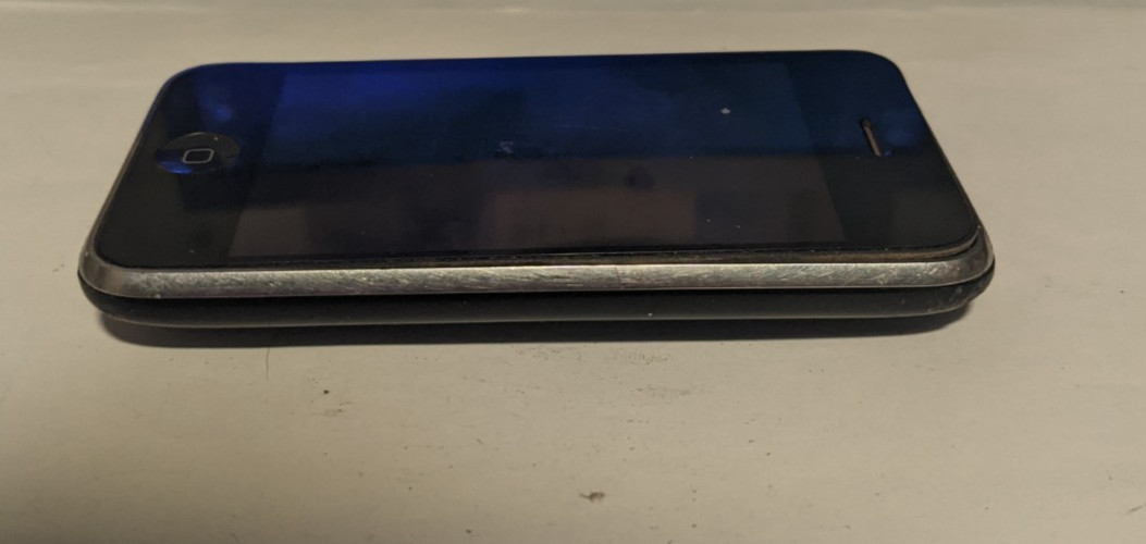 Apple iPhone 3GS (A1303) – Black (AT&T) See Below
