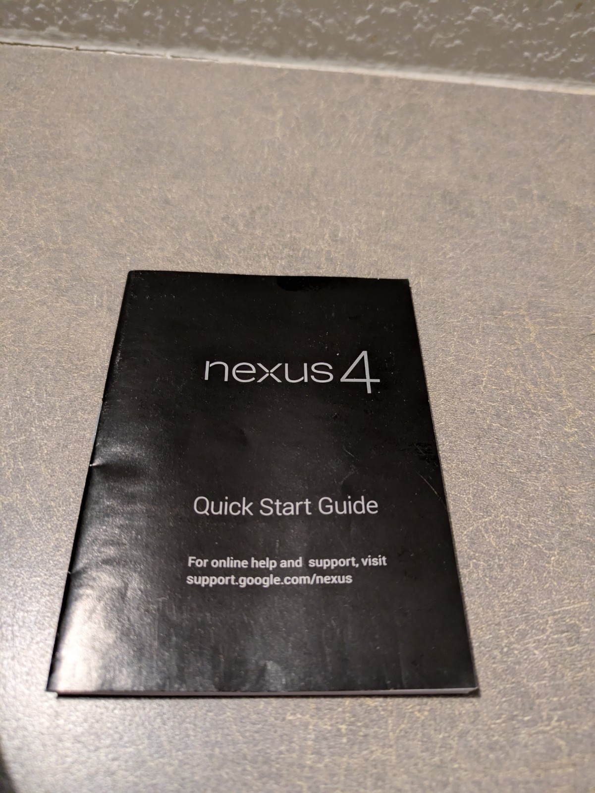 LG Nexus 4 E960 16G w/ Sailfish OS “Tahkalampi” Original box, screen blemish