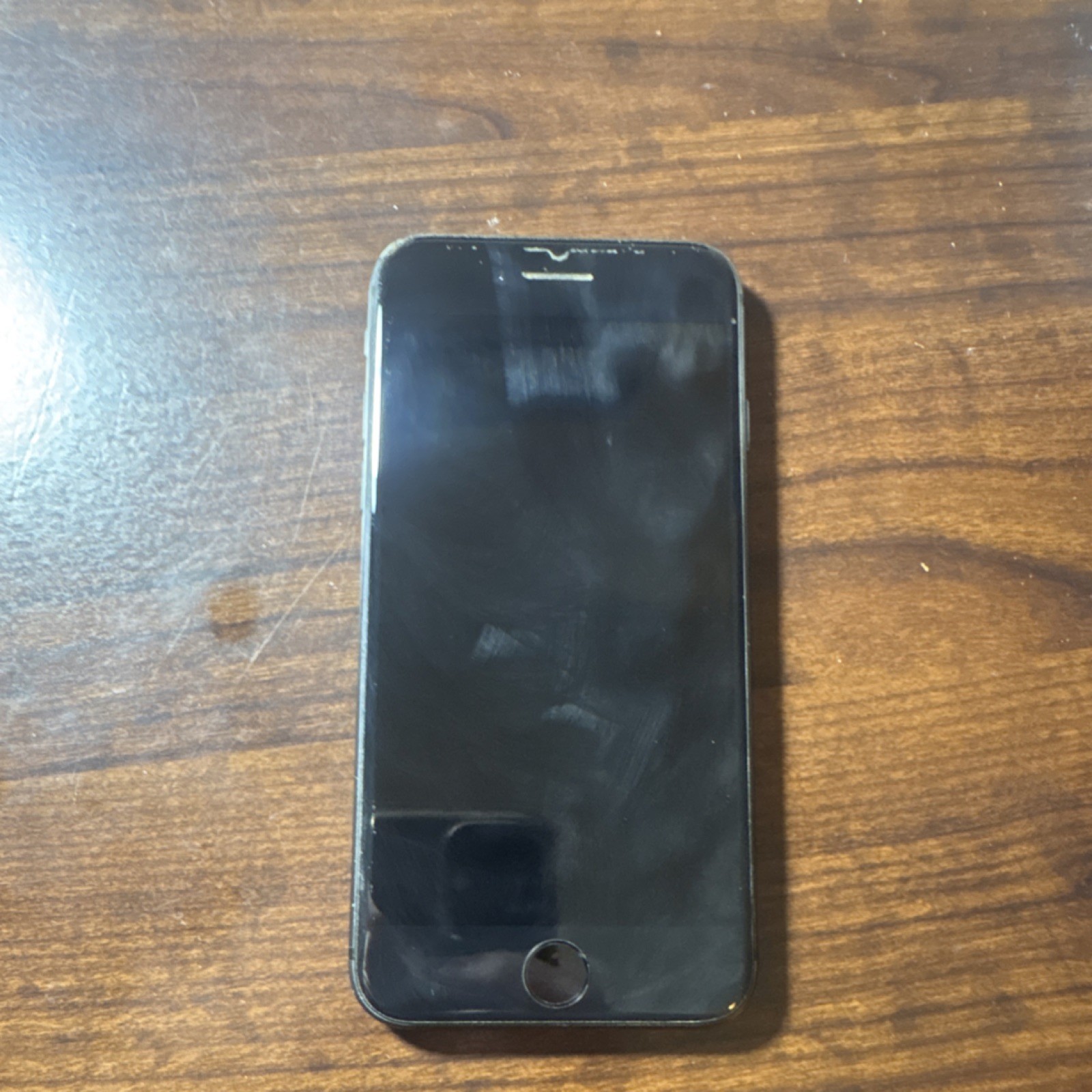 Apple iPhone 7 Black 12MP Camera 4.7in Screen Smartphone *DOES NOT TURN ON*