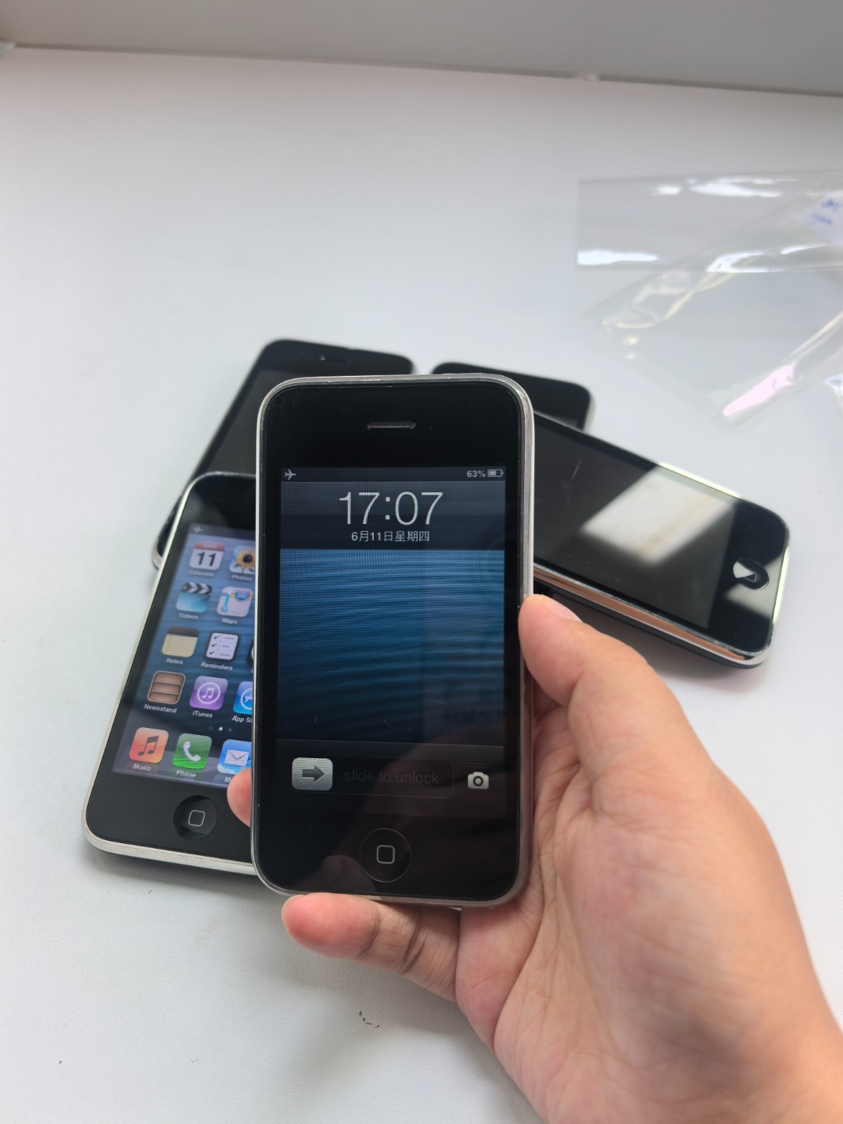 Apple iPhone 3GS 8GB A1303 Black Unlocked Smartphone – 32GB Working Well