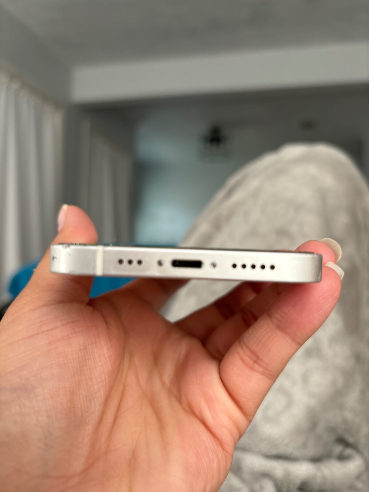 Apple iPhone 12 – 64 GB – White (Unlocked) (Dual SIM (SIM eSIM))