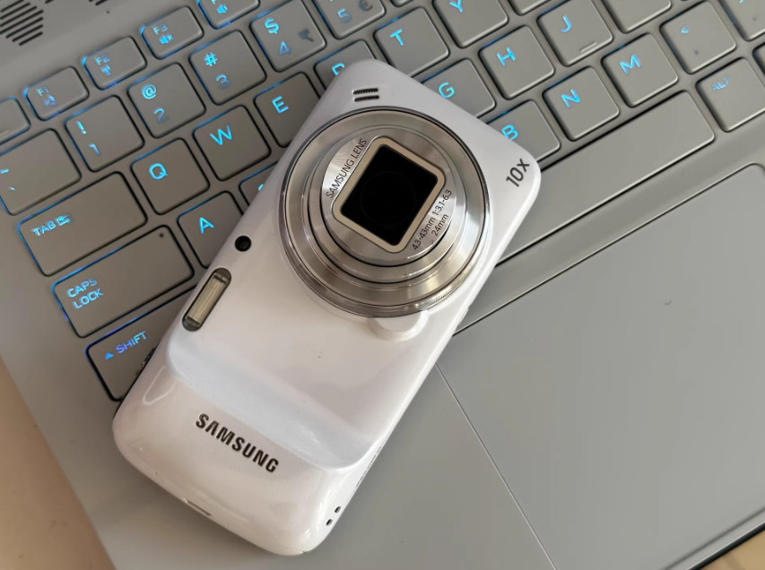 Samsung Galaxy S4 zoom C1010 CCD Camera 4.3-in Screen SM-C10-16MP Collector’s