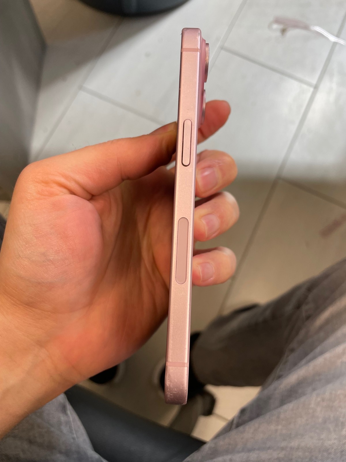 Apple iPhone 15 256 GB unlocked all colors fully working with cosmetic wear