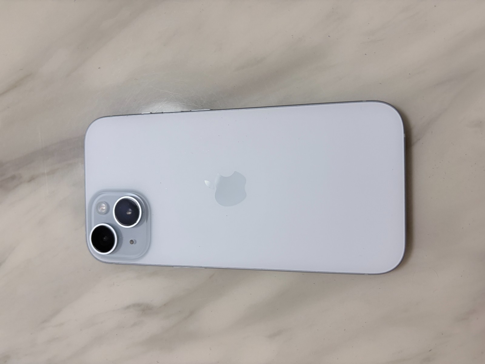 Apple iPhone 15 – 128 GB – Blue – UNLOCKED – VERY GOOD CONDITION