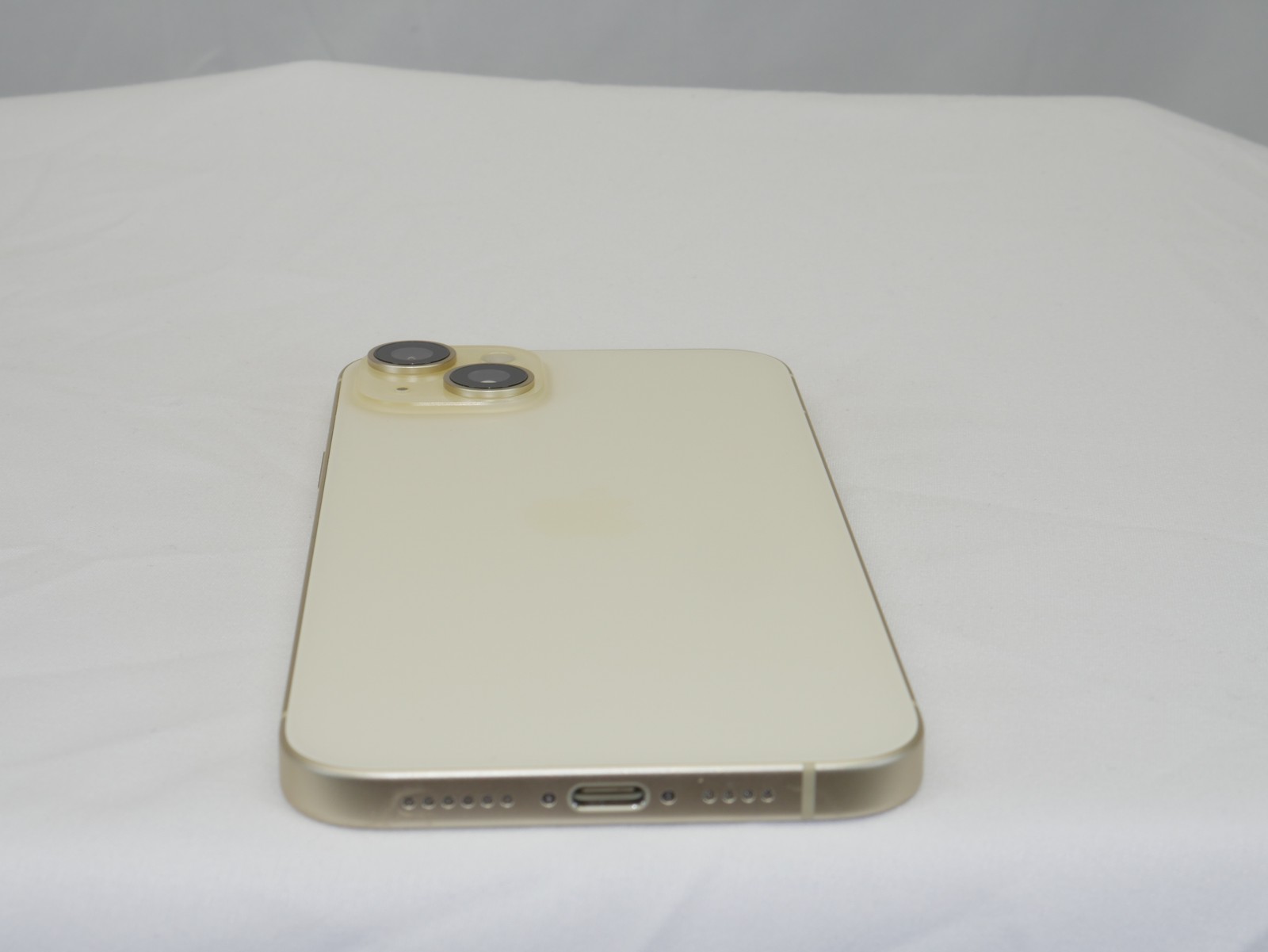 Apple iPhone 15 Plus A2847 256GB Yellow Unlocked Grade B No SIM