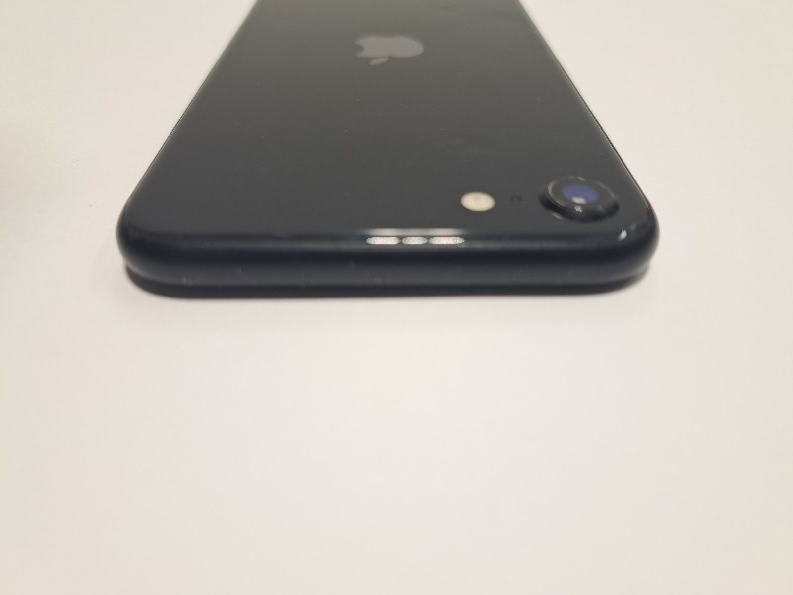 Apple iPhone SE 2nd Gen A2275 64GB Black ATT Locked – 92% Battery