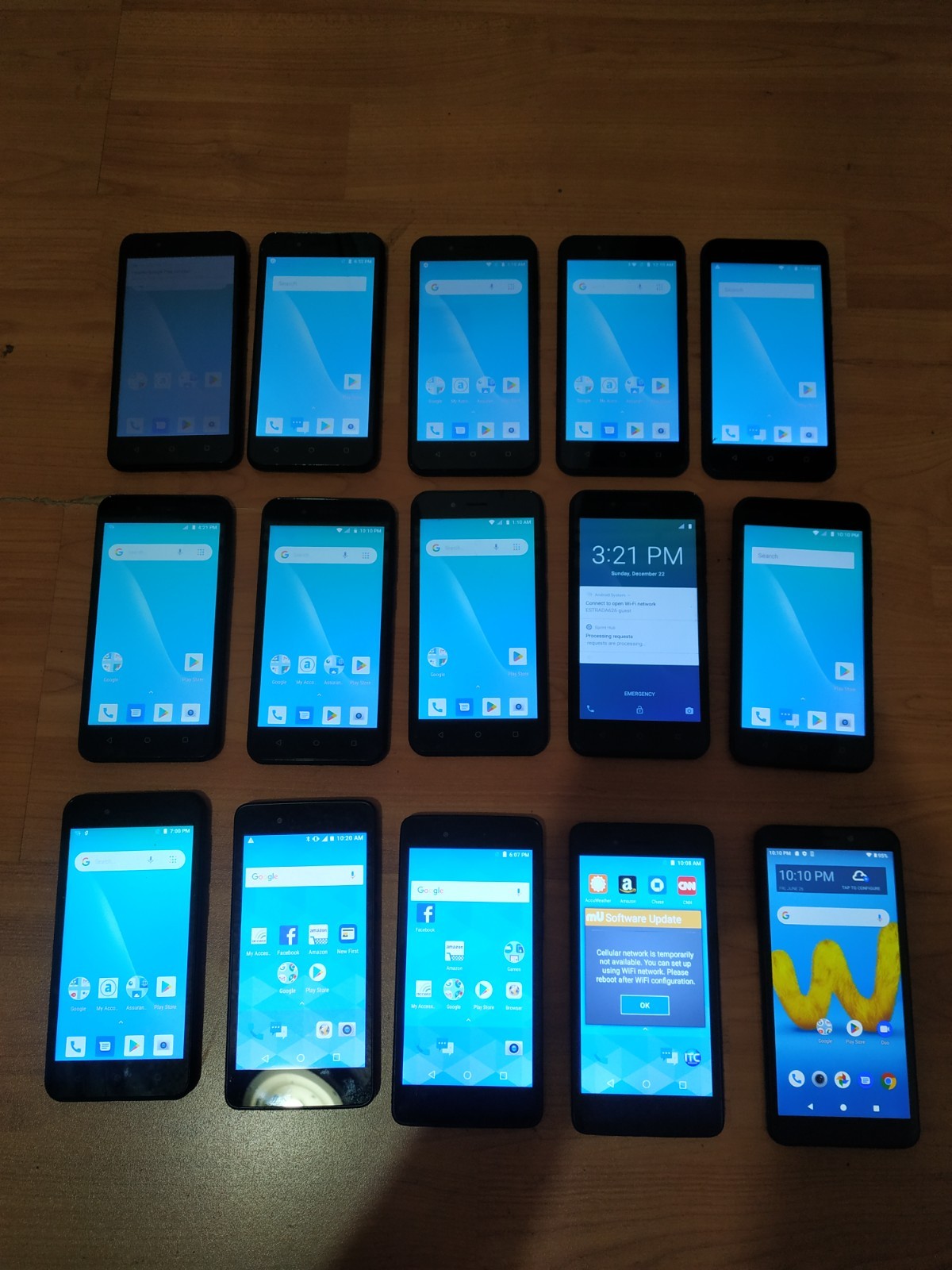 Lot of 15 Mixed model UMX U683CL and TW801 and U307AS 16GB Smartphone Black