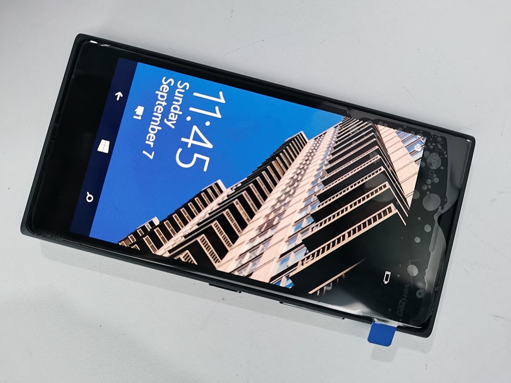 Nokia Lumia 735 – 8 GB – microSDXC (Unlocked) 4.7″6.7MP Classic Microsoft Phone