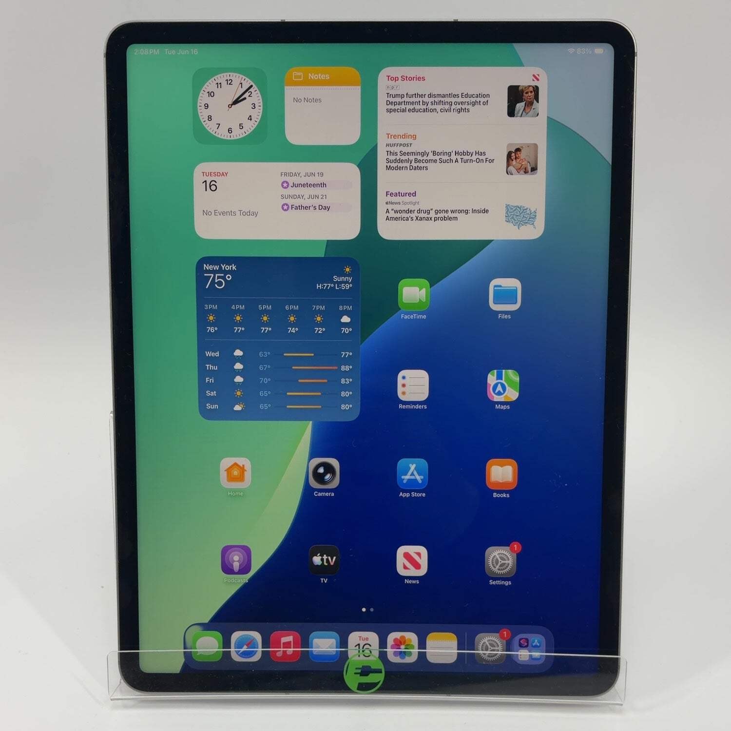 Unlocked Apple iPad Pro 12.9″ 6th Gen 128GB Silver MP5X3LL/A