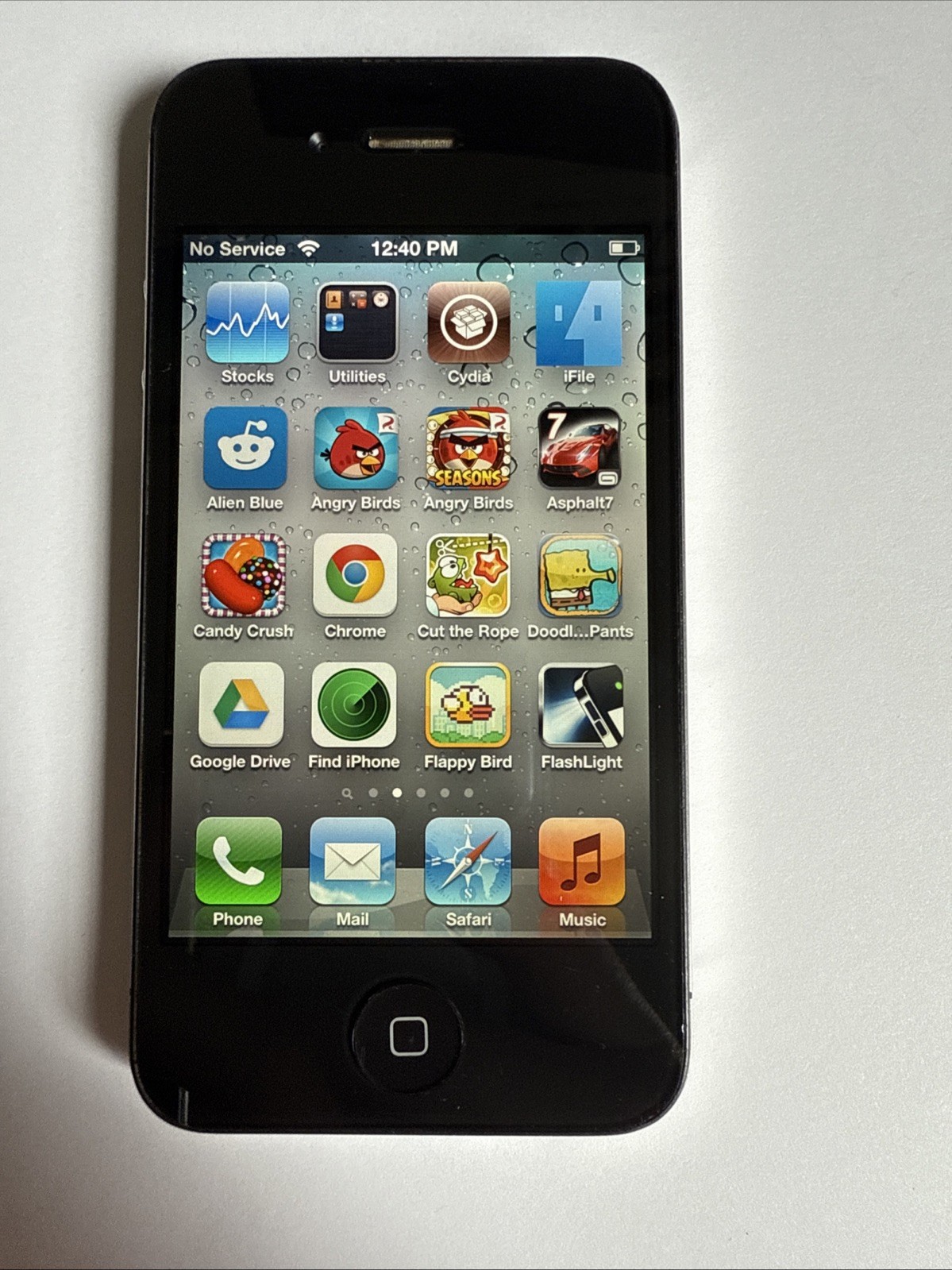 iPhone 4s – 16GB – Black (Unlocked) 40+ Games & Apps – iOS 6.1.3 – 80% BH Read