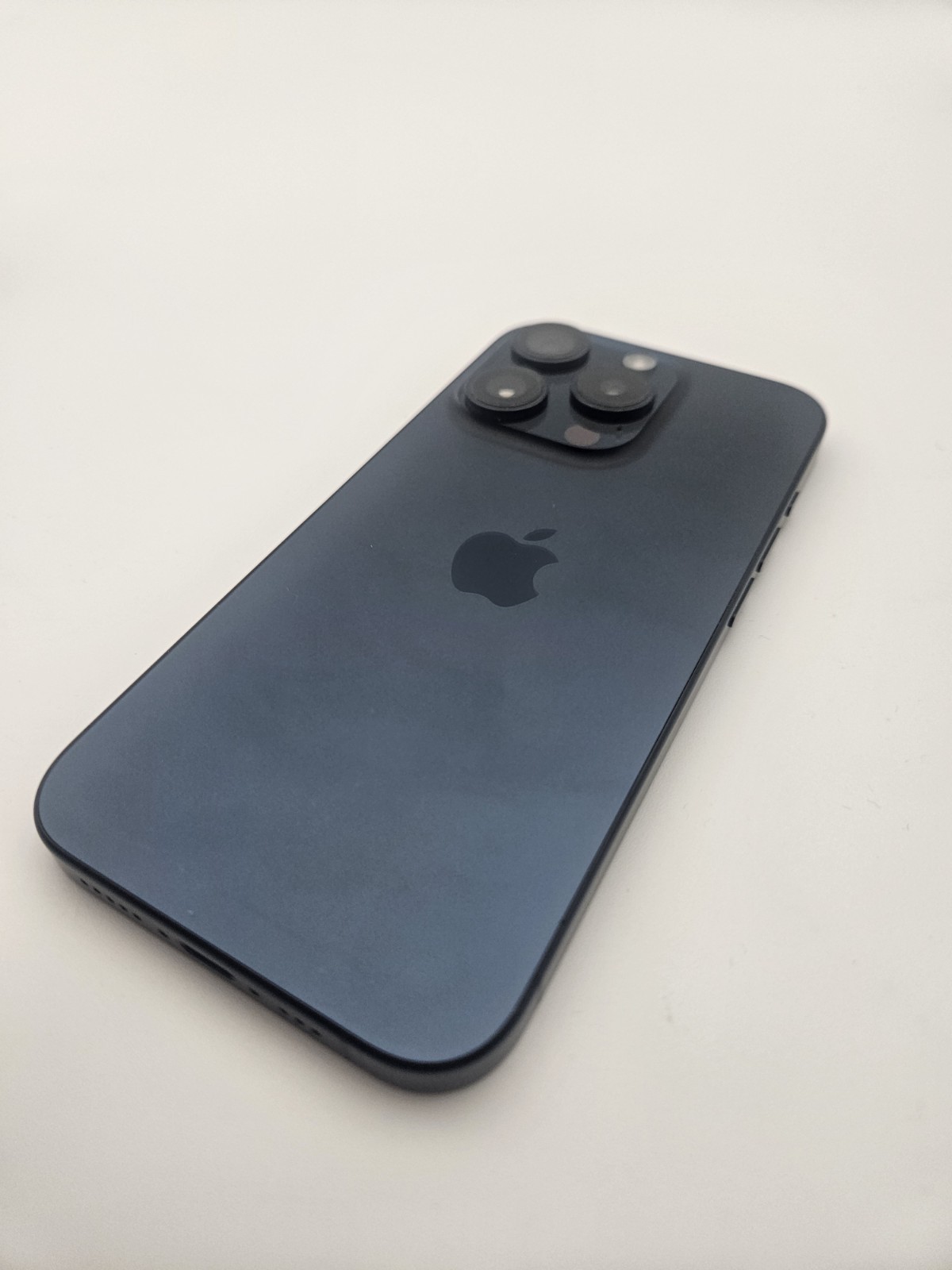 Apple iPhone 15 Pro 128GB Blue Titanium BH 90 FOR PARTS READ
