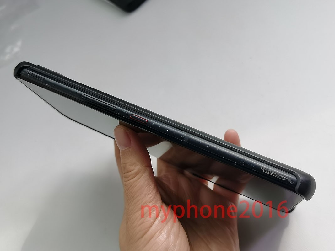 ASUS ROG Phone 7 – 256GB/512GB – Phantom Black/Storm White (Unlocked) Smartphone