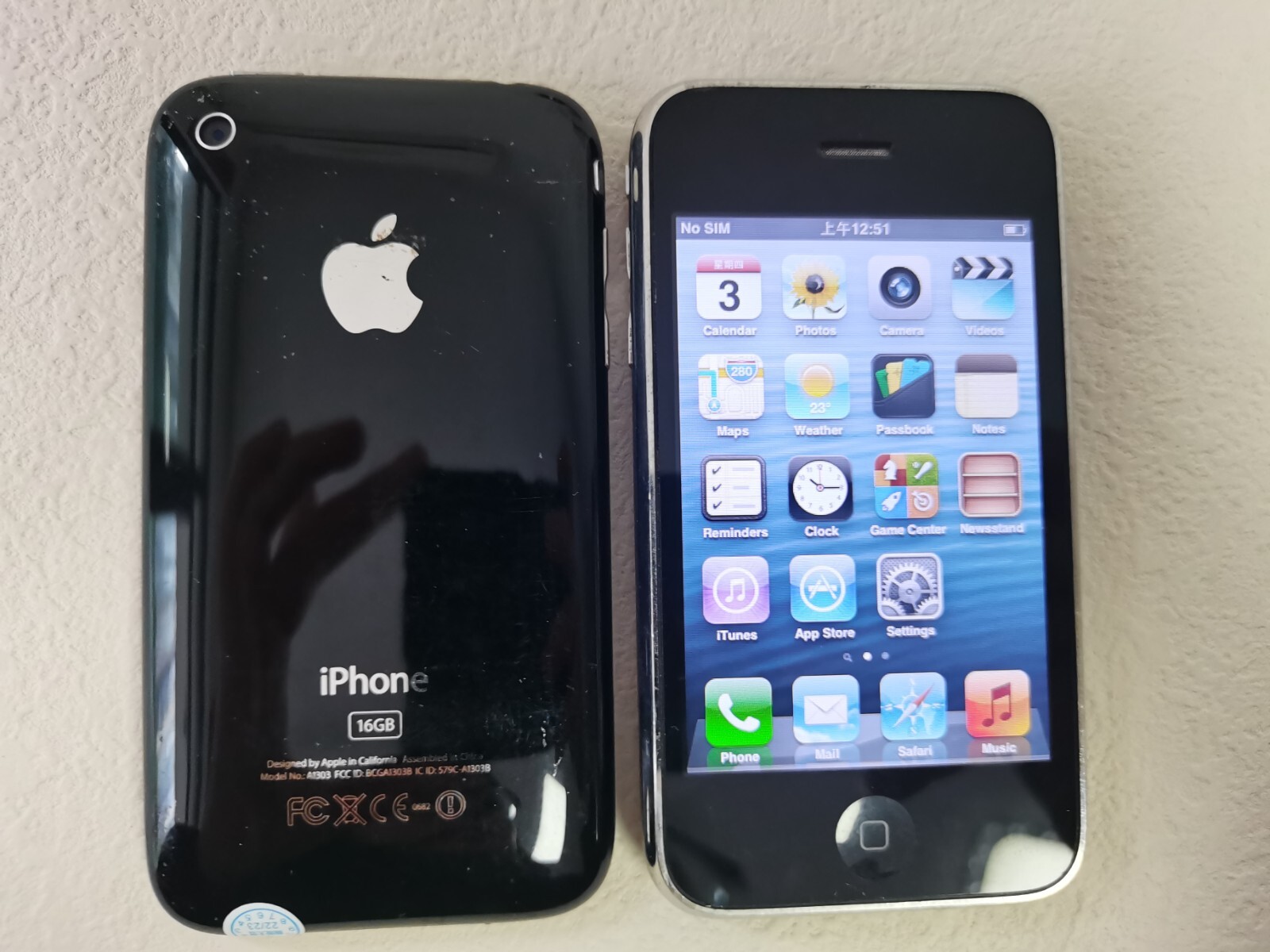 Original Apple iPhone 3nd 3GS – 8/16/32GB – Black /white (Unlocked) ( GSM) IOS 6