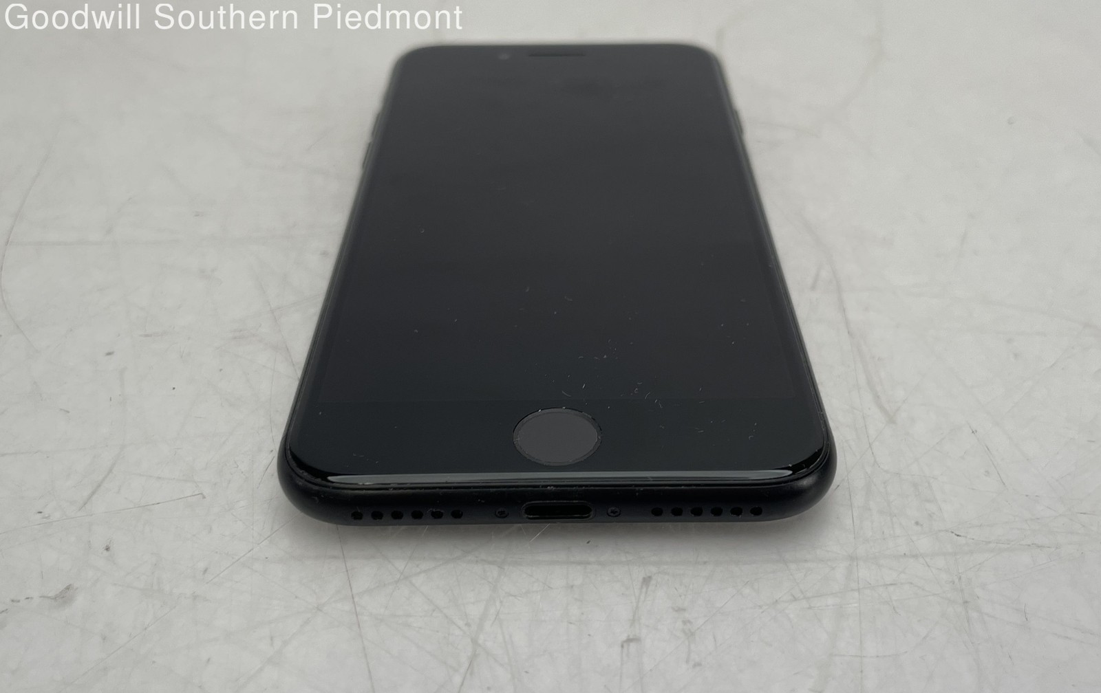 Apple iPhone SE (2nd Gen) MHG43LL/A 64GB Black Unlocked Smartphone – Tested