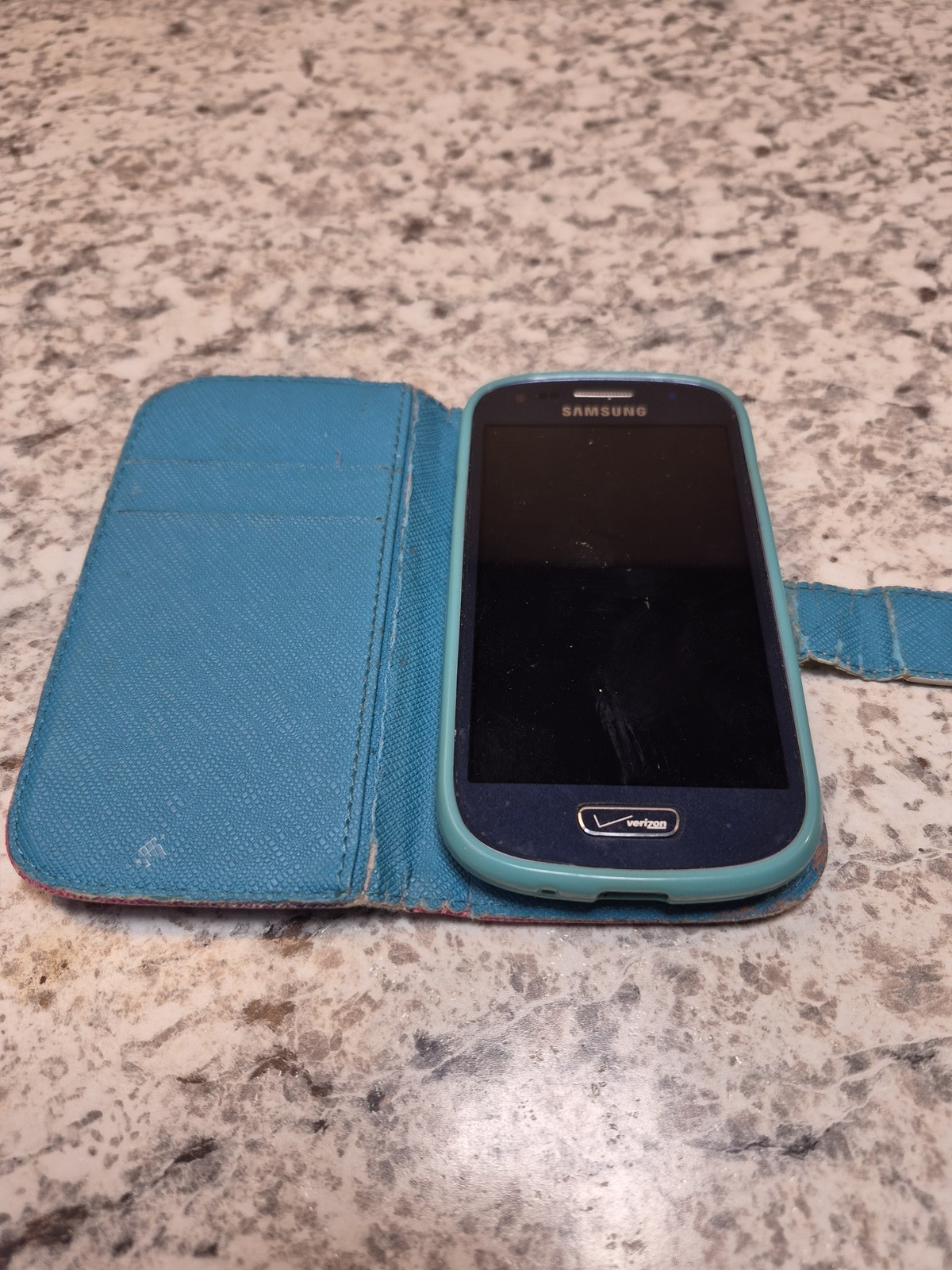 Samsung Galaxy S III Mini i8200 – Verizon 4G LTE Smartphone Untested