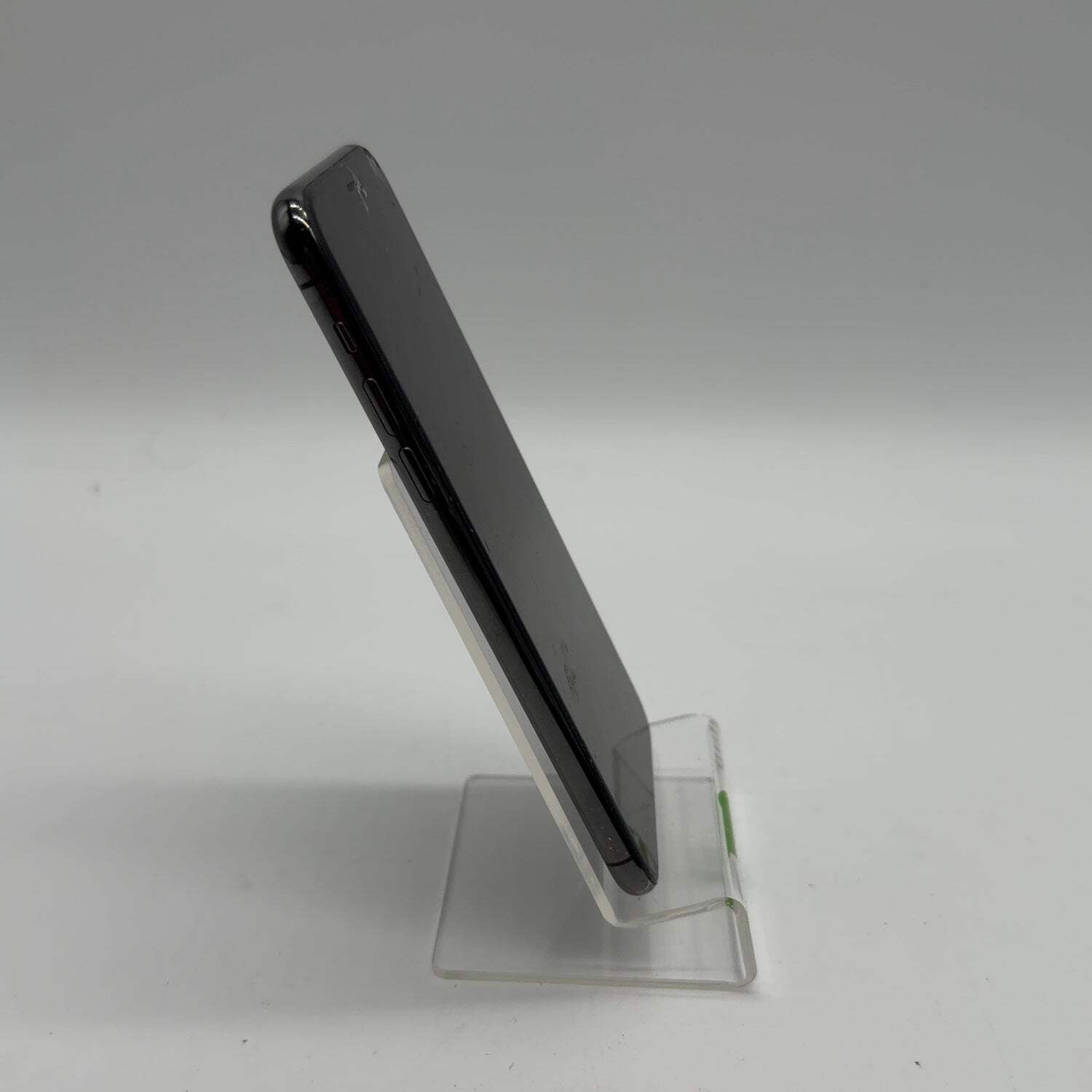 Broken Unlocked Apple iPhone 11 Pro Max 256GB 26.5 MWGK2LL/A Read Description