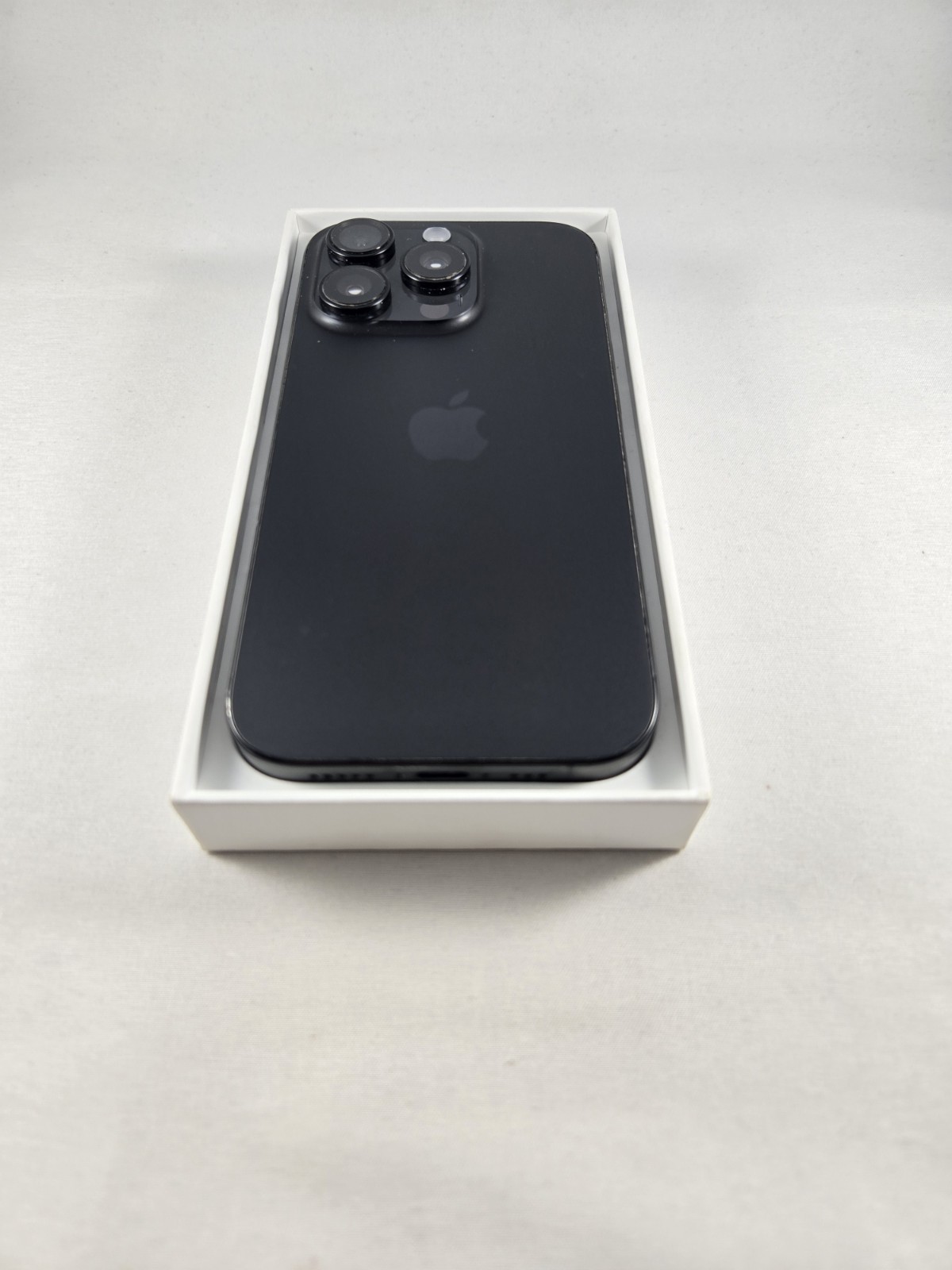 Apple iPhone 16 Pro A3083 Boost Only 128GB Black Titanium