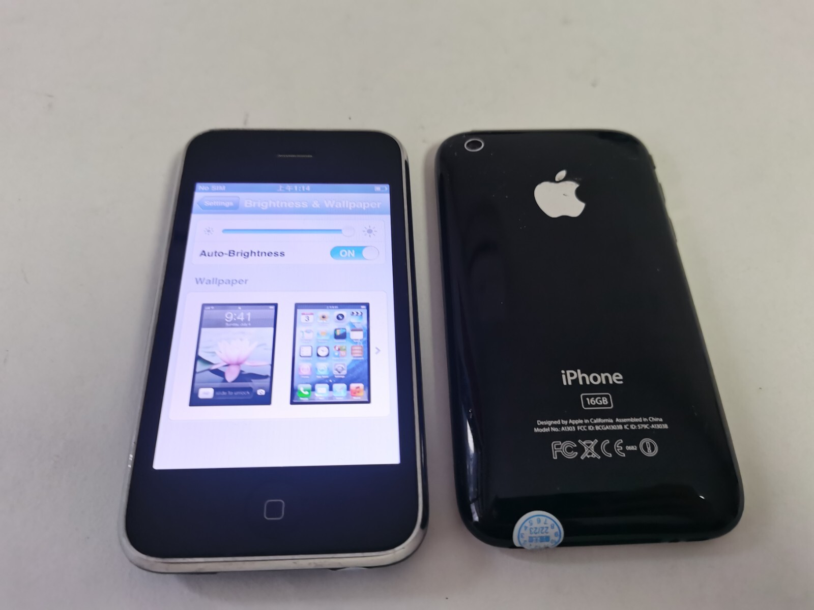 Original Apple iPhone 3nd 3GS – 8/16/32GB – Black /white (Unlocked) ( GSM) IOS 6