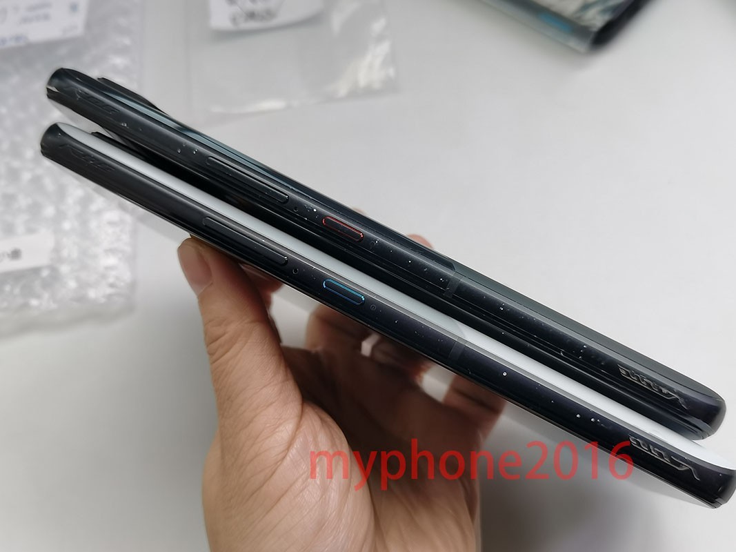 ASUS ROG Phone 7 – 256GB/512GB – Phantom Black/Storm White (Unlocked) Smartphone