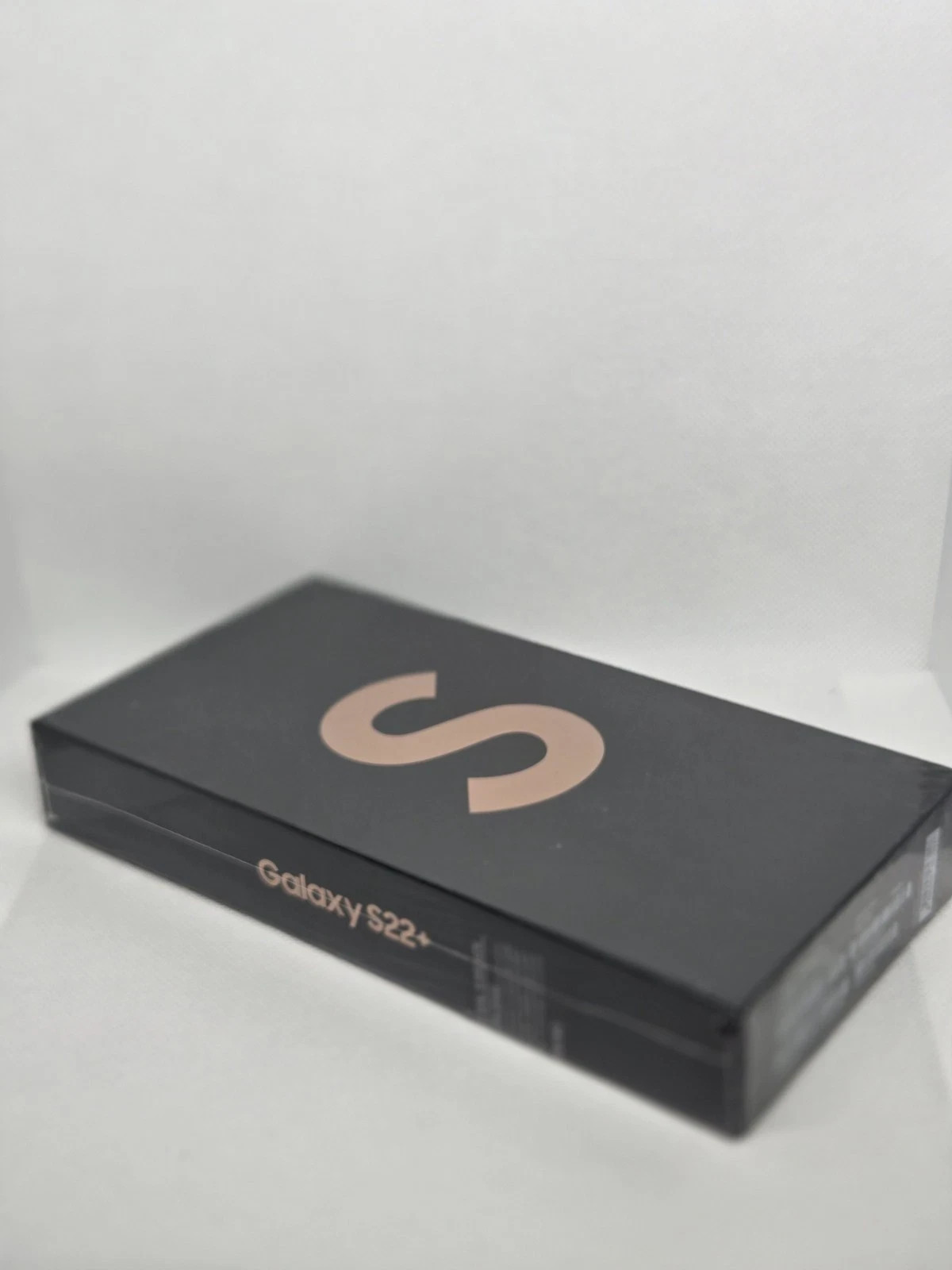 NEW SEALED Samsung Galaxy S22+ Plus 5G SM-S906U 256GB GSM+CDMA Factory Unlocked