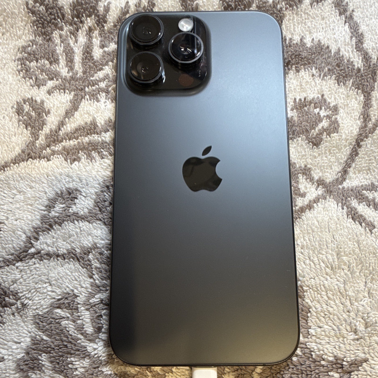 Apple iPhone 16 Pro Max 256GB Black AT&T Network Locked Wi-Fi Bluetooth – AV10