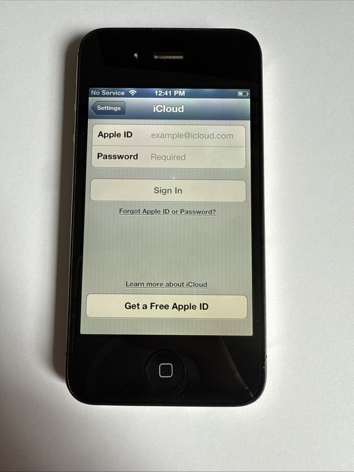 iPhone 4s – 16GB – Black (Unlocked) 40+ Games & Apps – iOS 6.1.3 – 80% BH Read