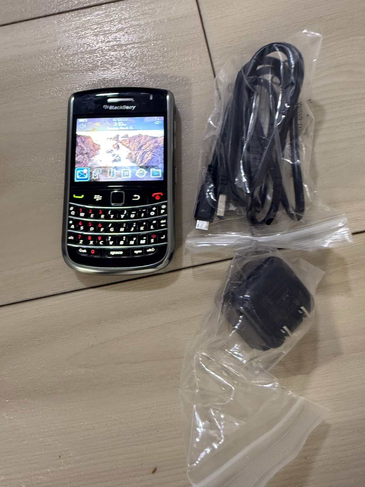 BlackBerry Bold 9650 – 512 MB – Black (Unlocked) (CA)