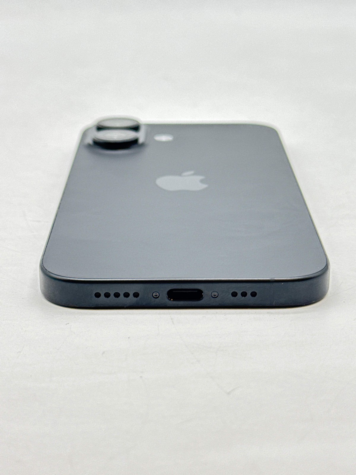 AT&T Apple iPhone 16 A3081 128GB Black – Remotely Managed