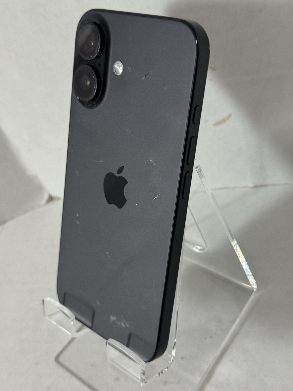 APPLE IPHONE 16 – 128GB – UNLOCKED – 100%bh- BLACK- SEE PICTURE