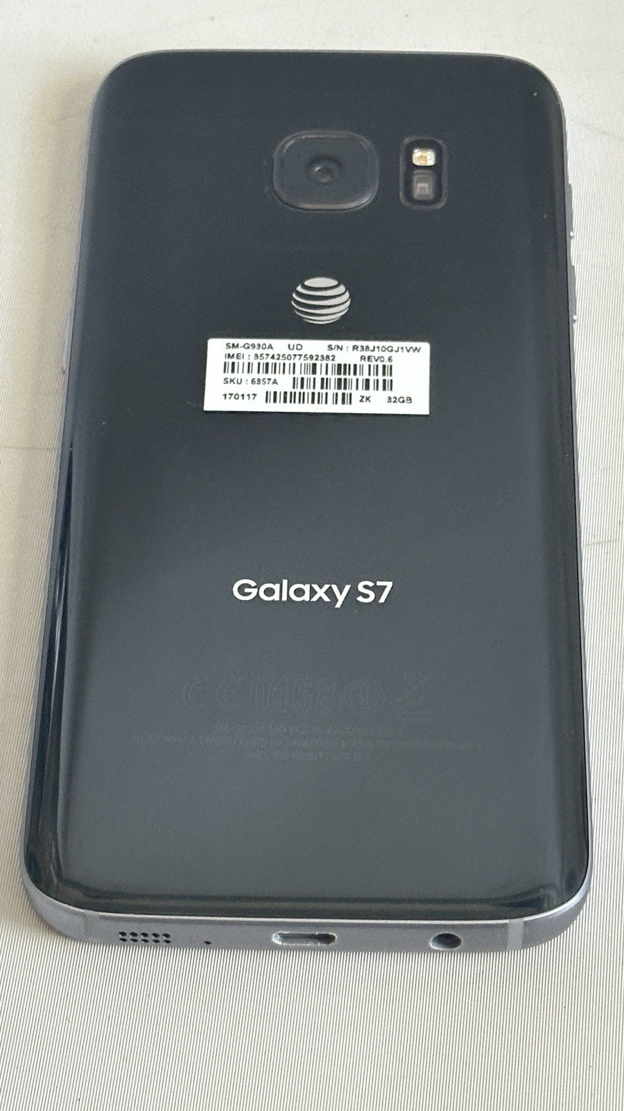 Samsung Galaxy S7 G930A 32 GB Black AT&T Locked Smart Phone