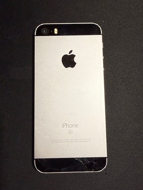 Apple iPhone SE – 32 GB – Silver (Unlocked) – Read Description