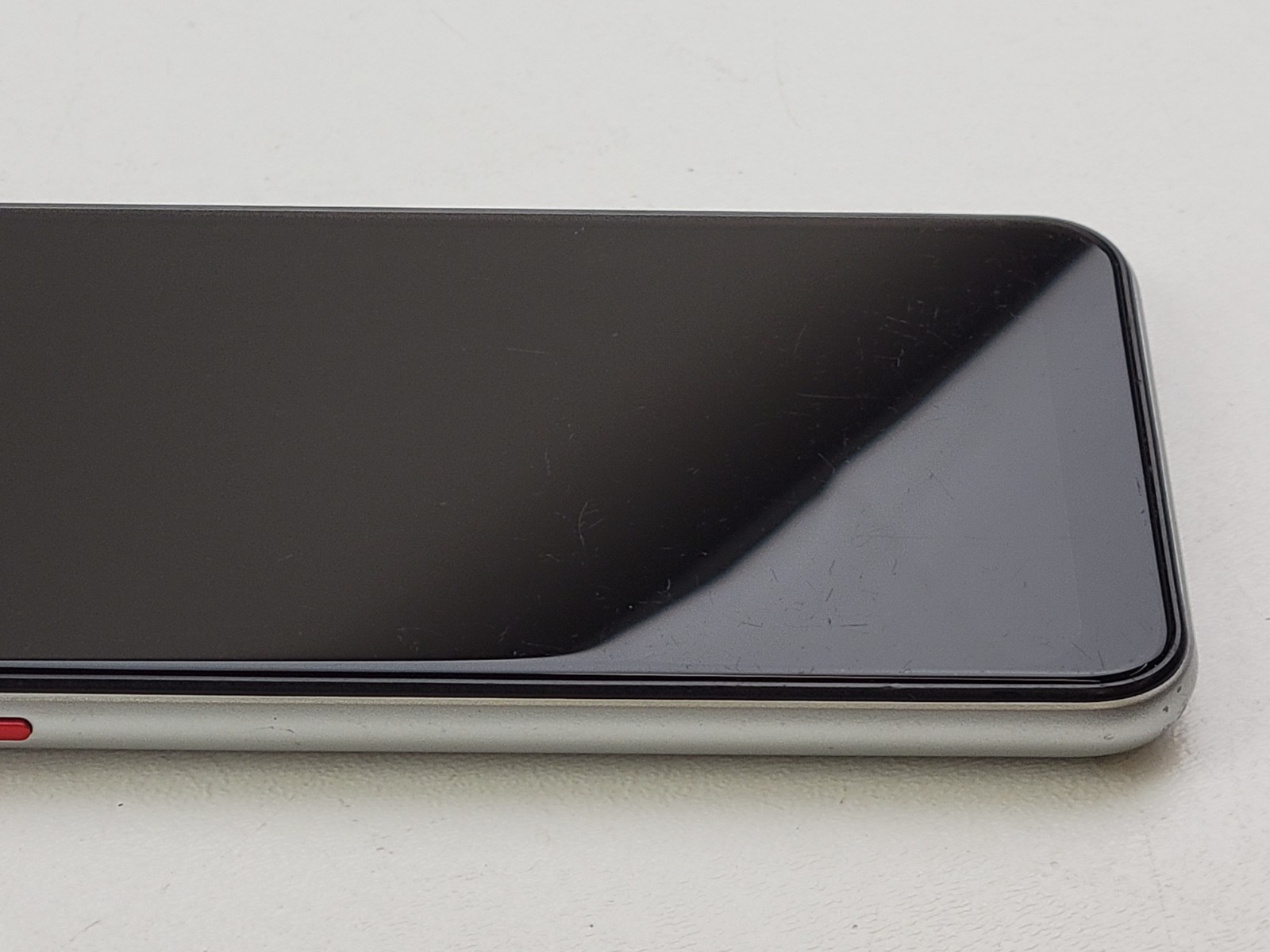 SKY Devices Elite B65 – 32GB – Silver (GSM Unlocked) Dual SIM Smartphone – H5462