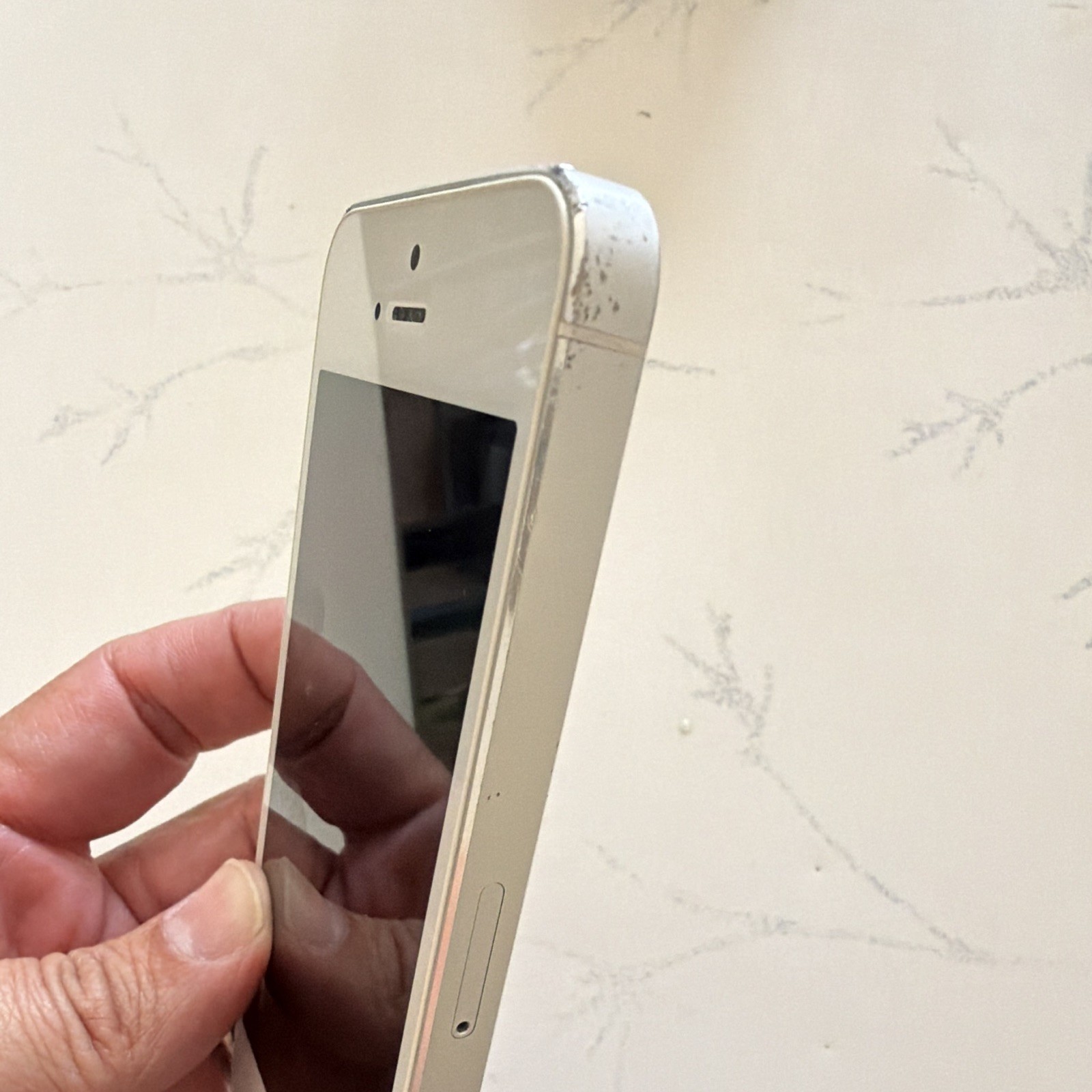 Apple iPhone SE 16GB White iOS Smartphone 8MP Camera “Hello” Setup No SIM