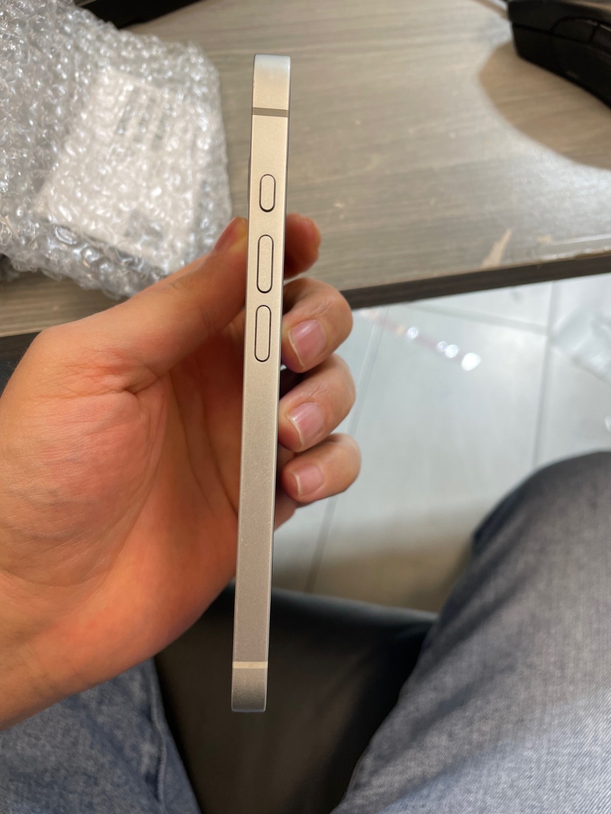 Apple iPhone 16e – 128 GB – White (Unlocked) Used heavy cosmetic wear tested